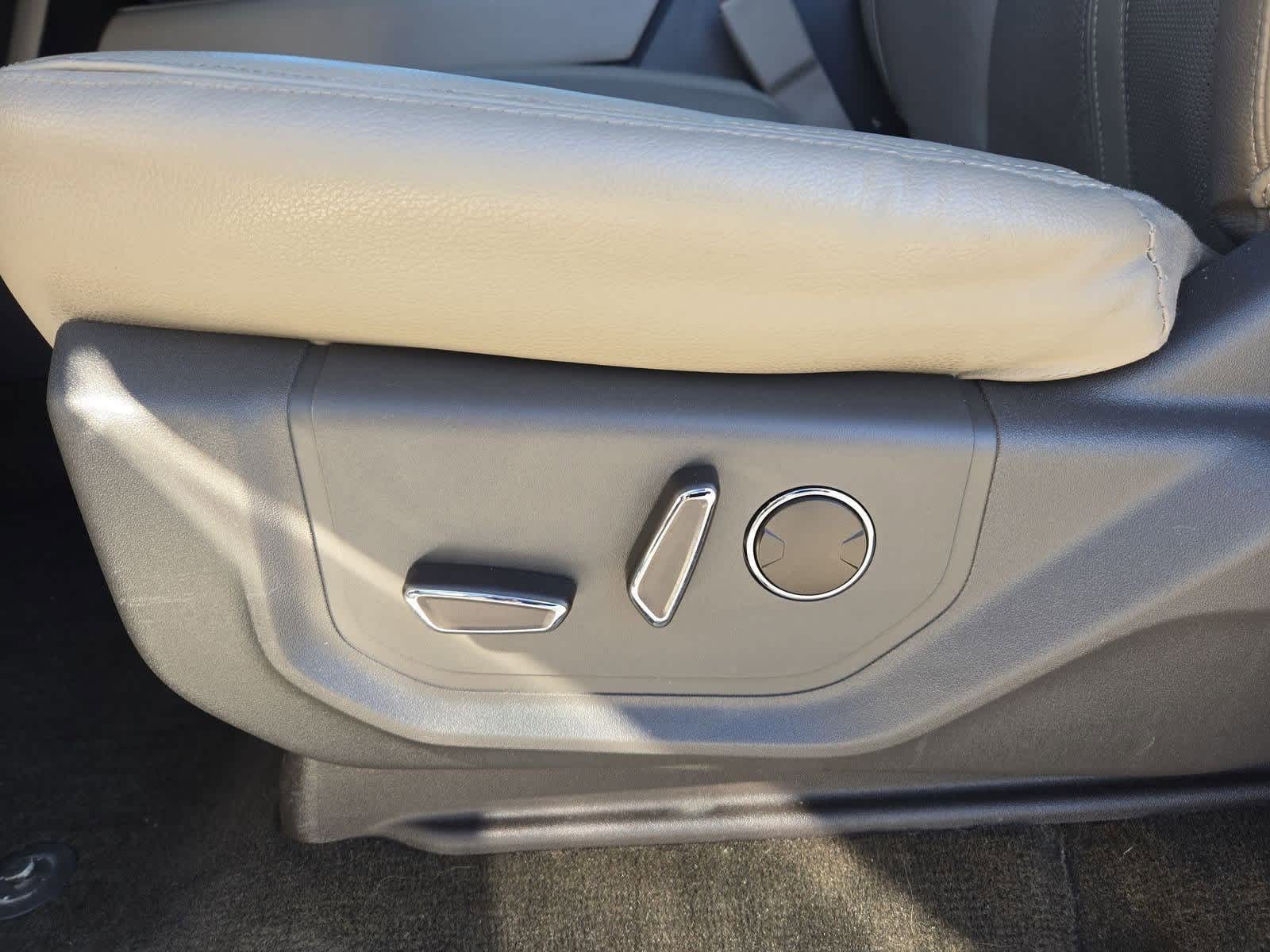 Thumbnail: 2019 Ford Expedition - 17