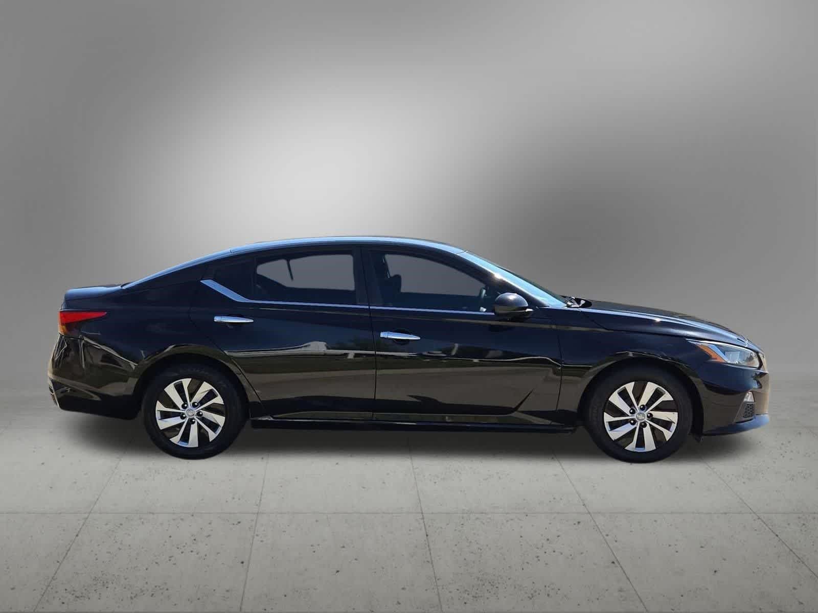 Thumbnail: 2019 Nissan Altima - 7