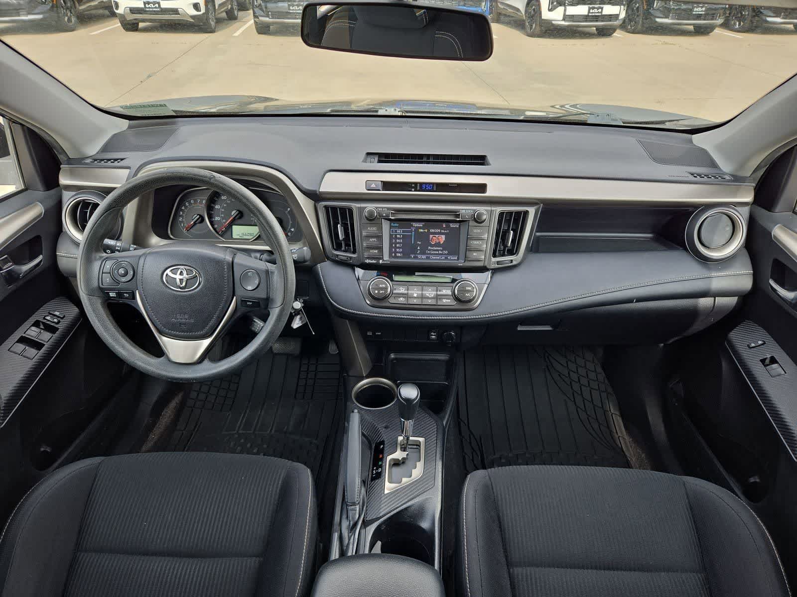 Thumbnail: 2015 Toyota RAV4 - 14