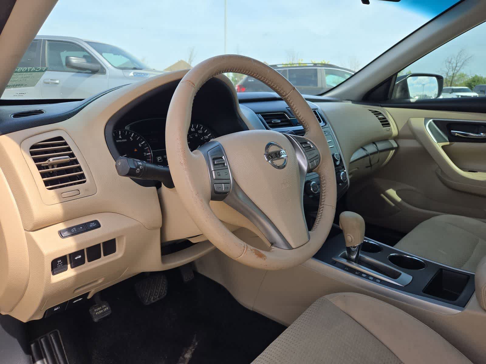 Thumbnail: 2015 Nissan Altima - 2