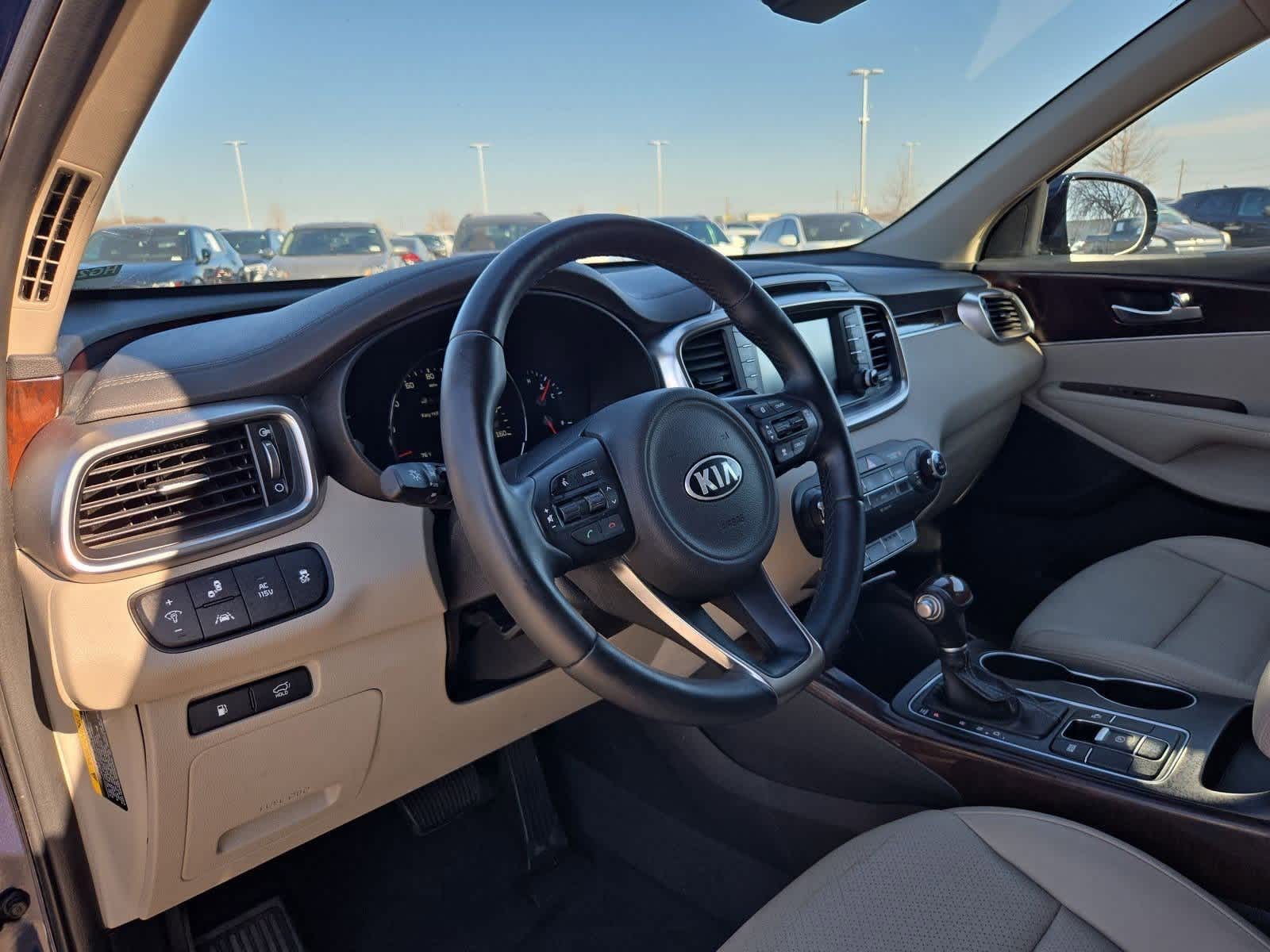 Thumbnail: 2017 Kia Sorento - 2