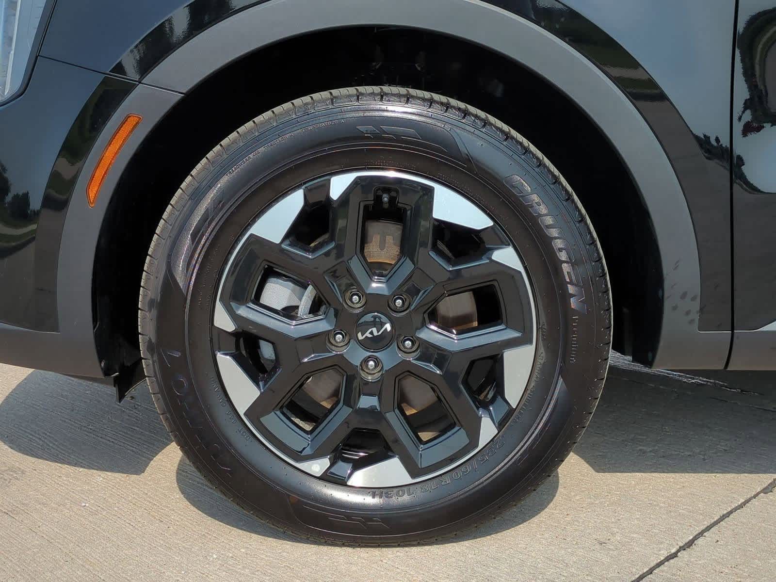 2025 Kia Sorento S 12