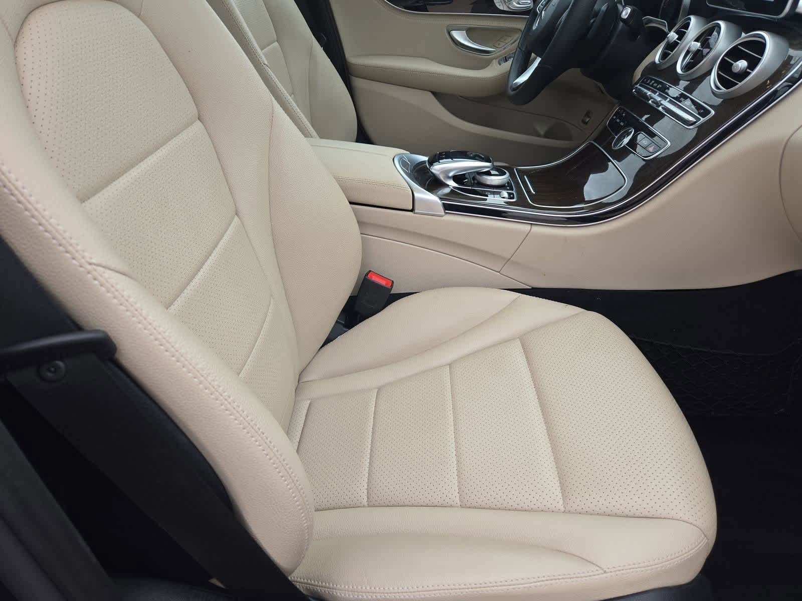 Thumbnail: 2015 Mercedes-Benz C-Class - 22