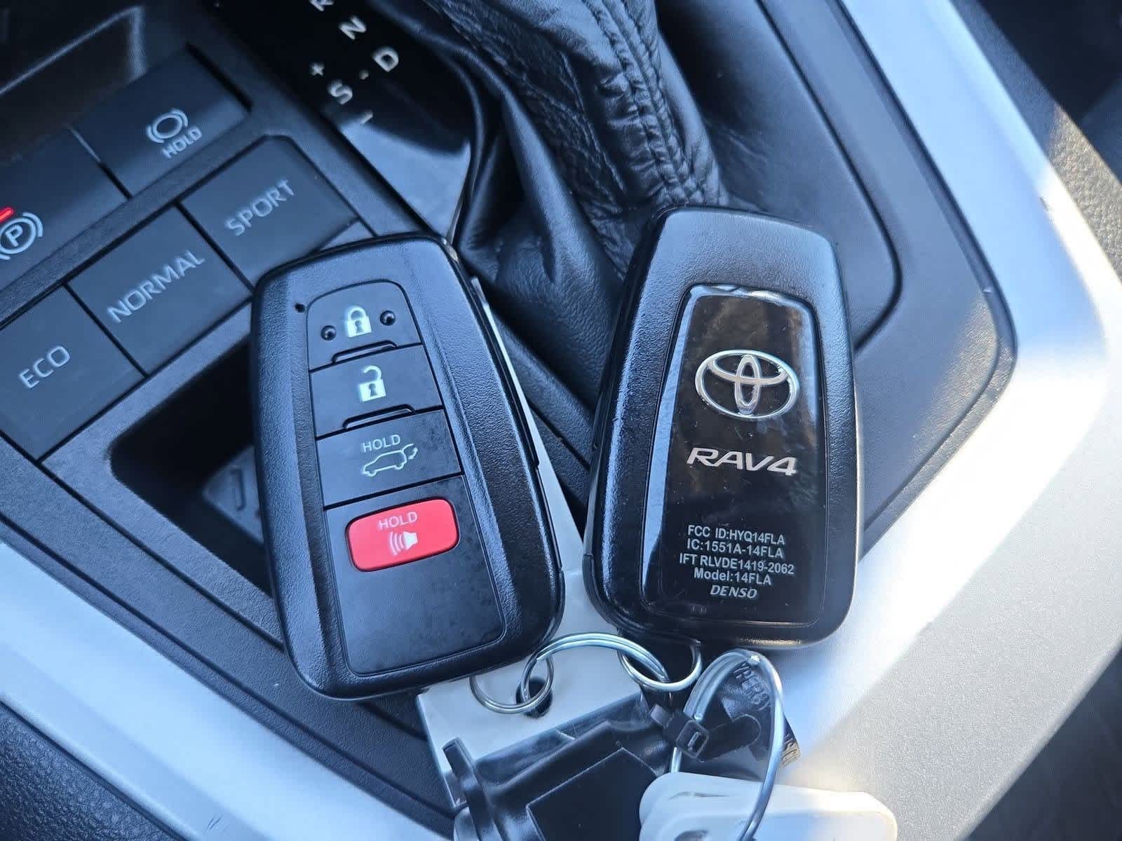 Thumbnail: 2023 Toyota RAV4 - 34