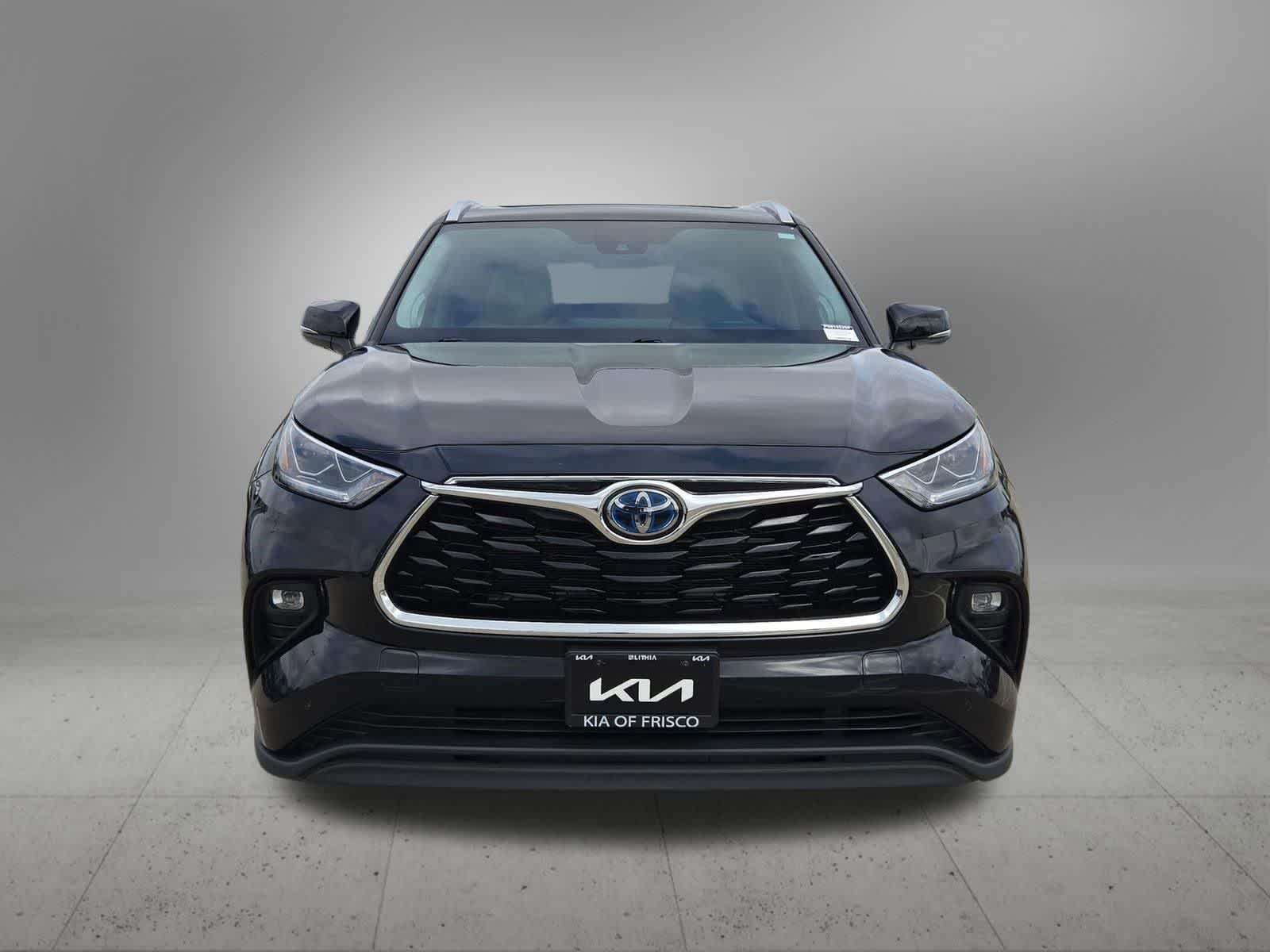 Thumbnail: 2023 Toyota Highlander - 9