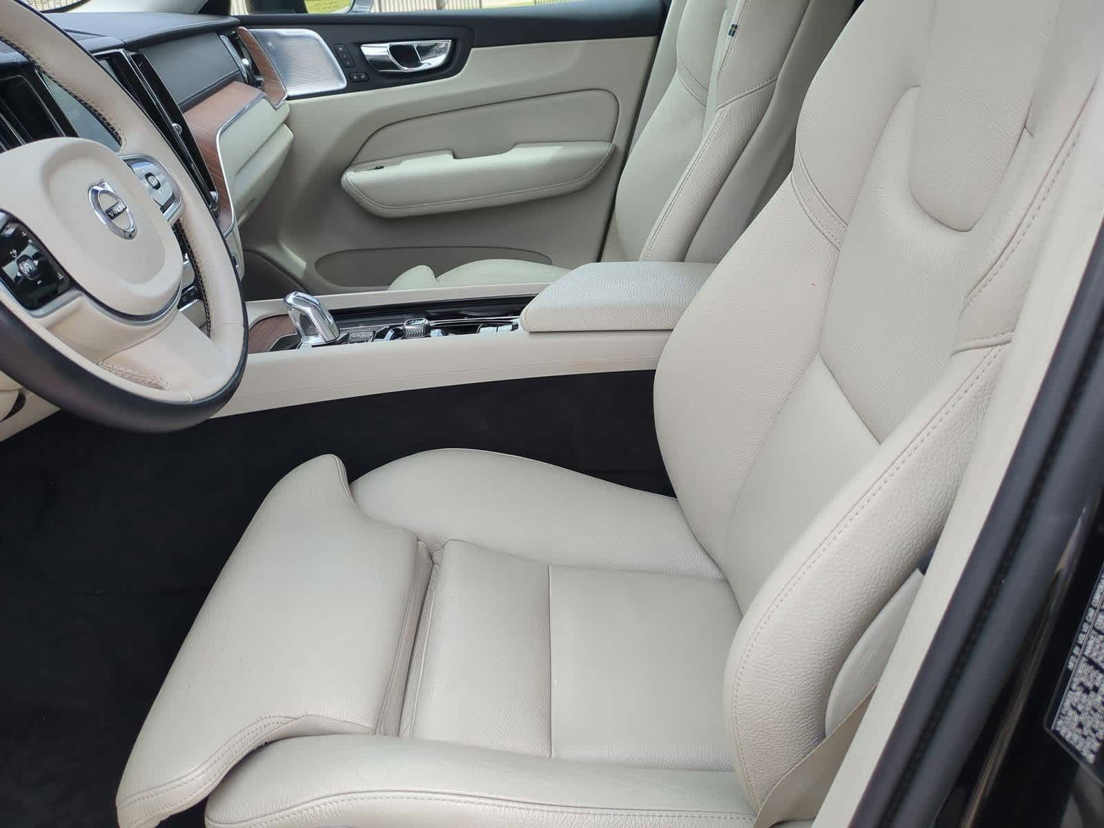 Thumbnail: 2019 Volvo XC60 - 15