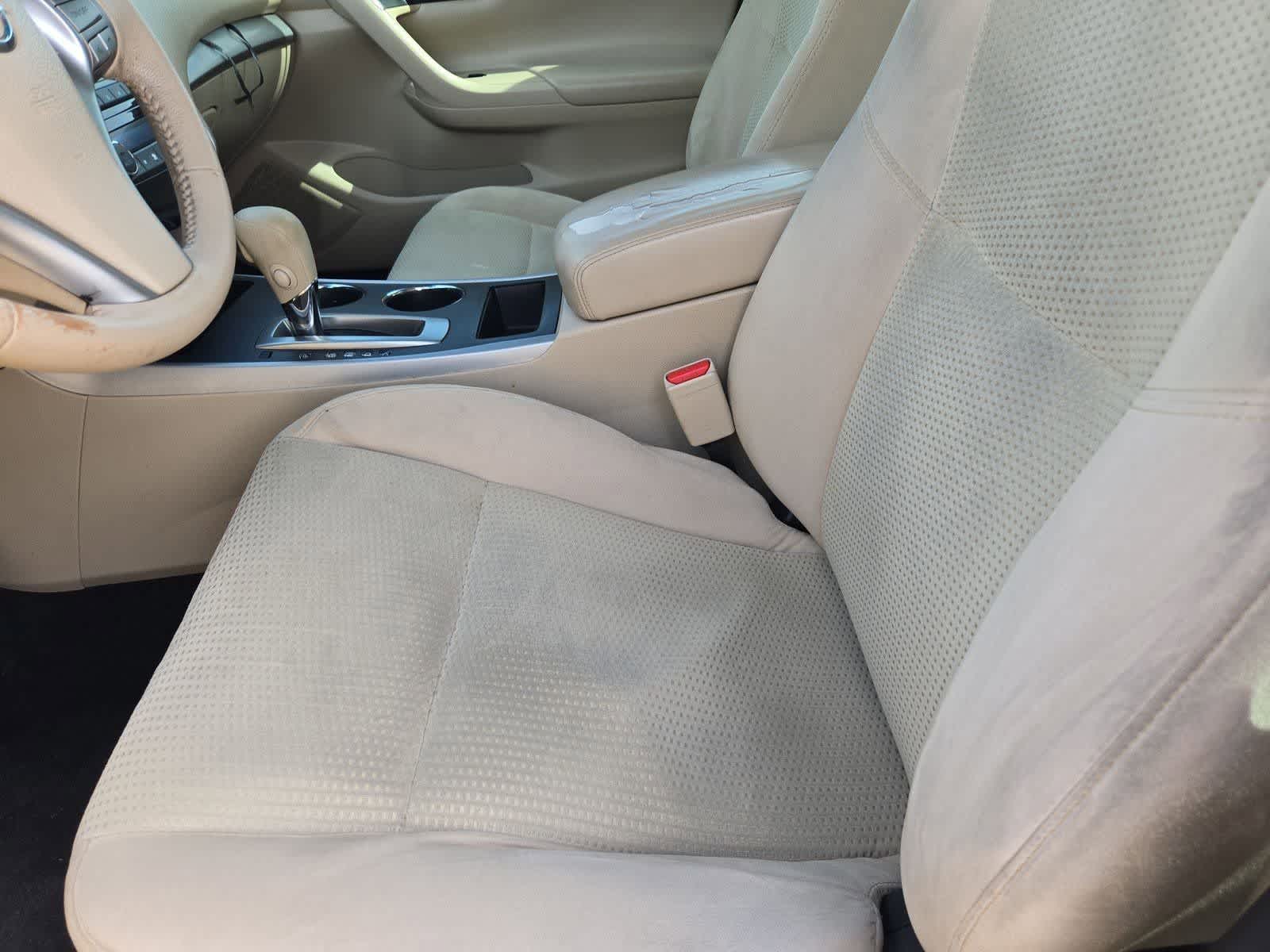 Thumbnail: 2015 Nissan Altima - 15