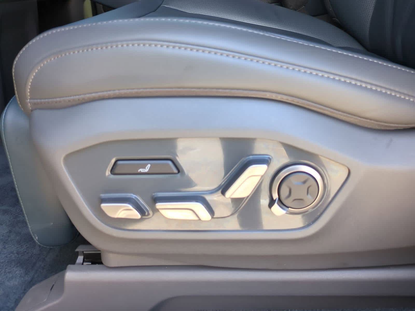 Thumbnail: 2024 Kia EV9 - 15