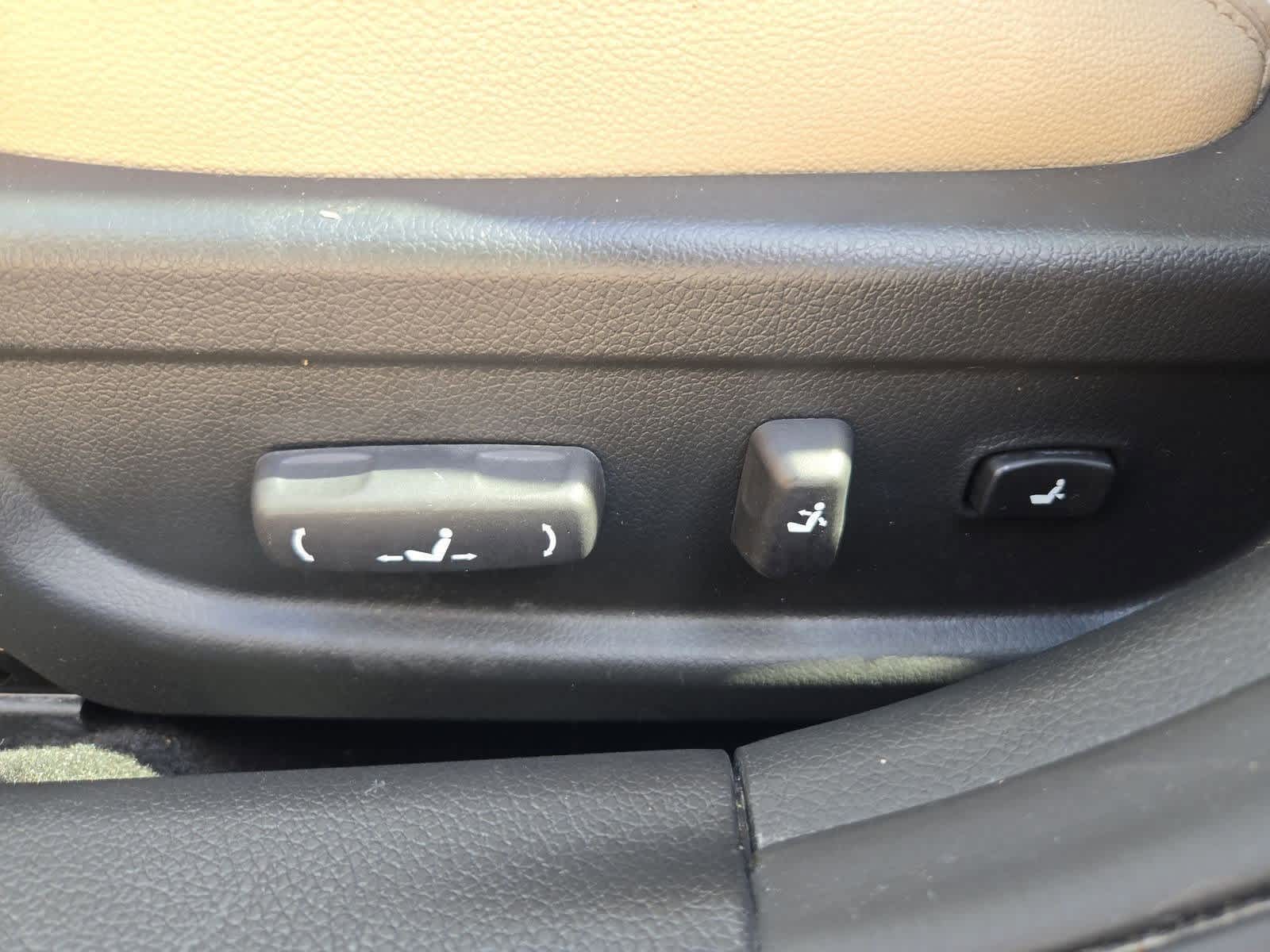 Thumbnail: 2013 Kia Optima - 16