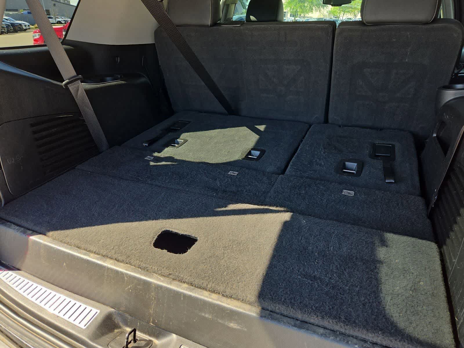 Thumbnail: 2019 Chevrolet Tahoe - 35