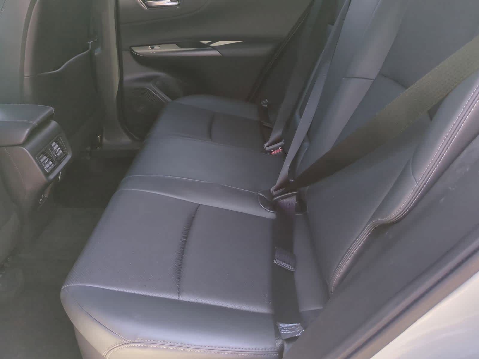 Thumbnail: 2021 Toyota Venza - 18