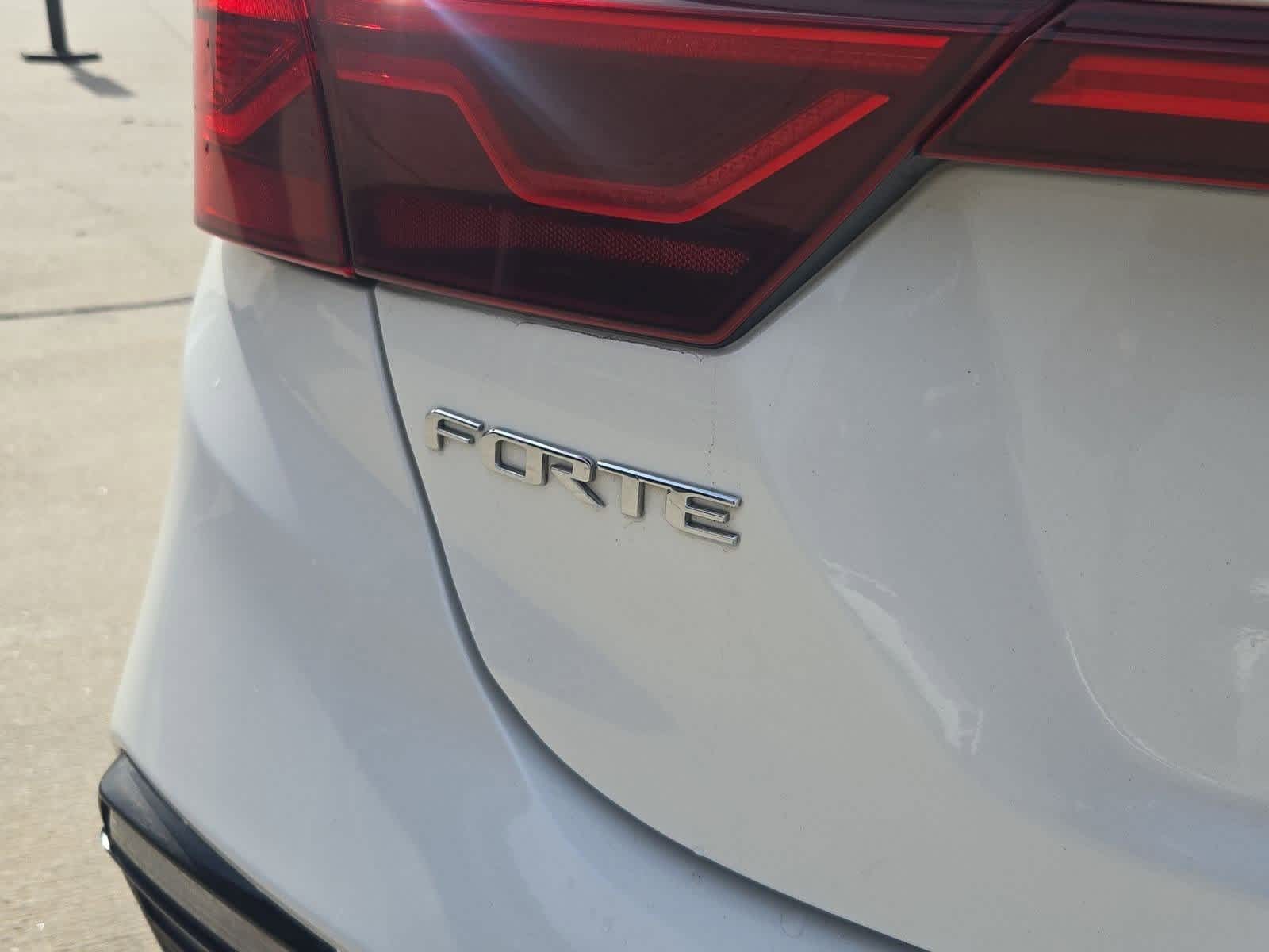 Thumbnail: 2020 Kia Forte - 12