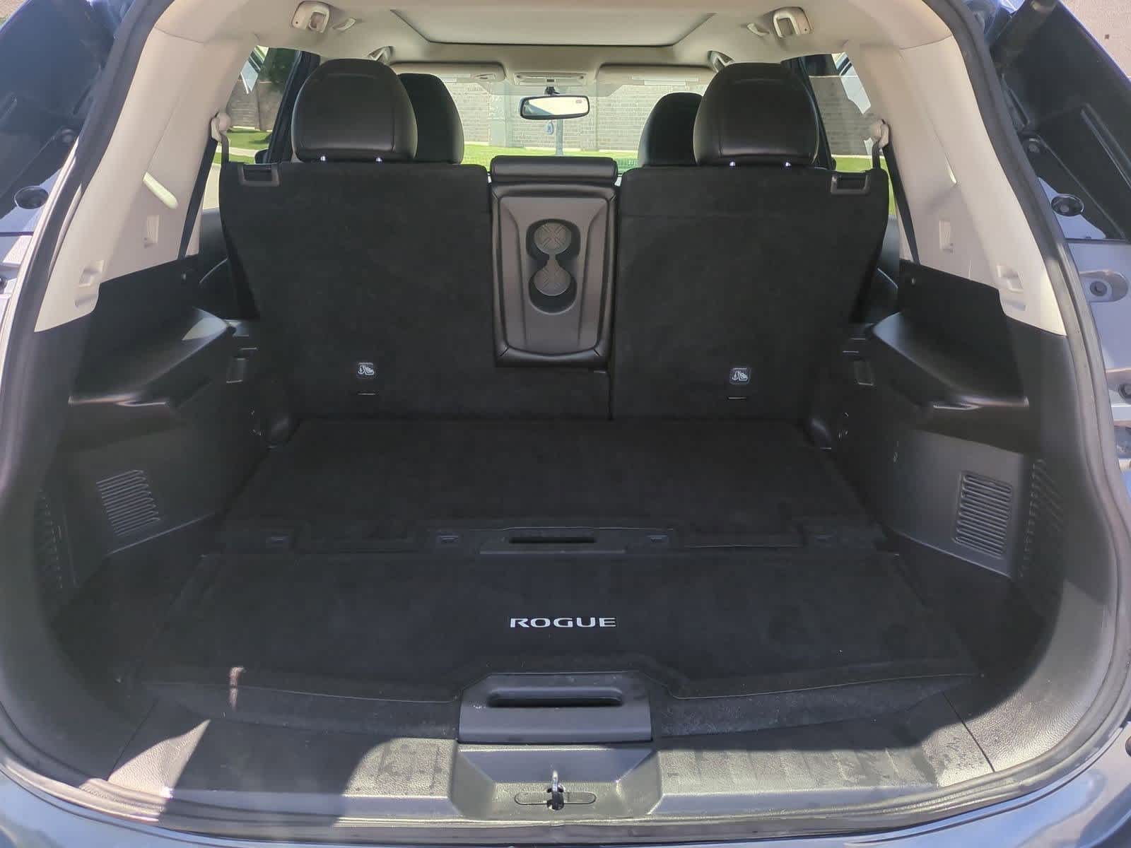 2016 Nissan Rogue SL 35
