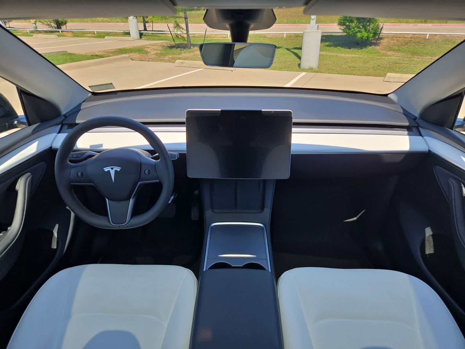 Thumbnail: 2025 Tesla Model Y - 13