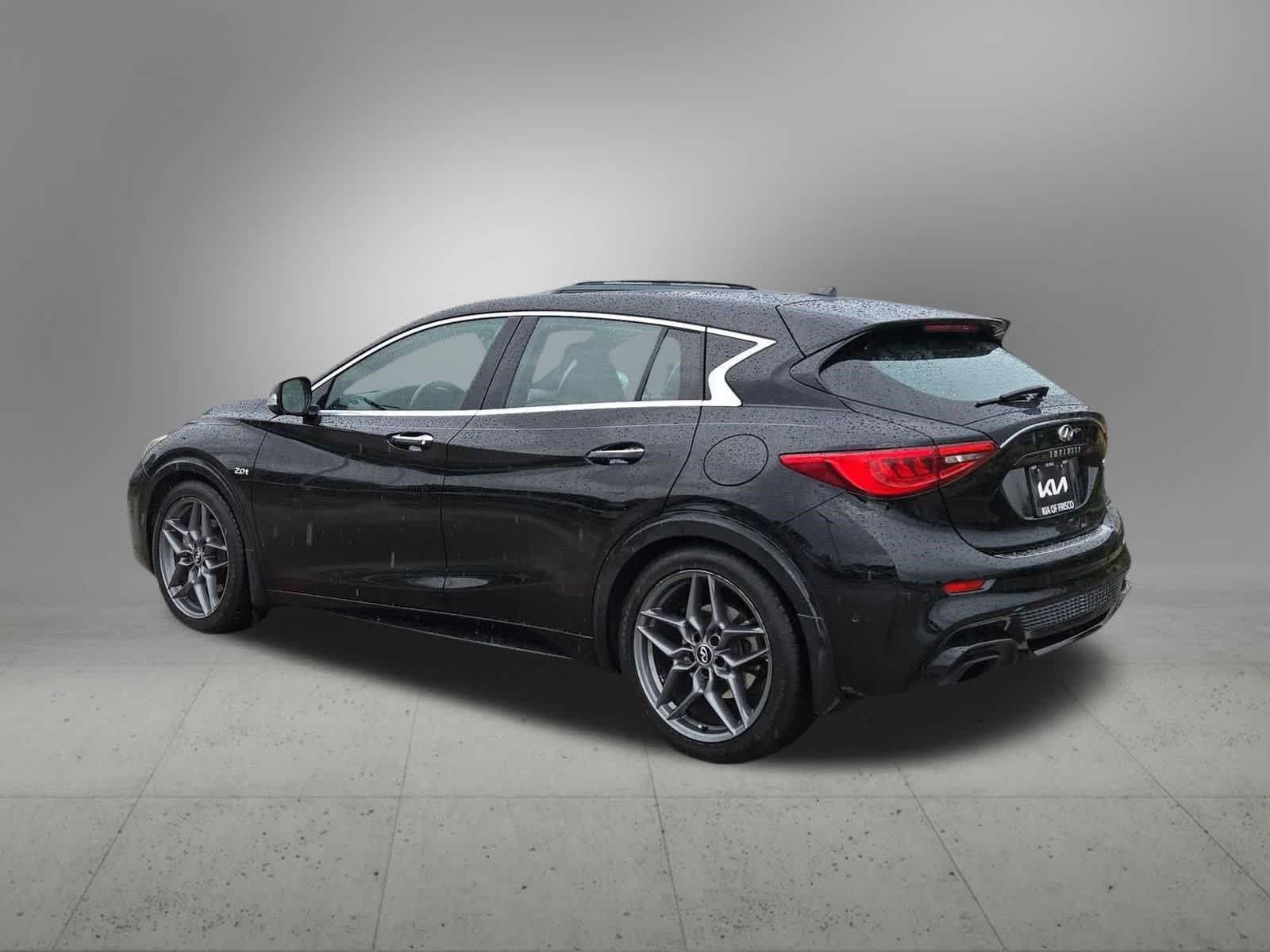 Thumbnail: 2017 INFINITI QX30 - 4