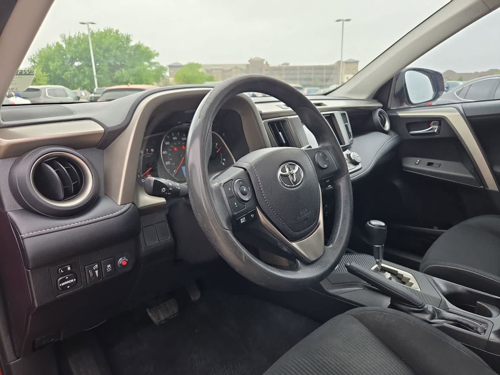 Thumbnail: 2014 Toyota RAV4 - 2