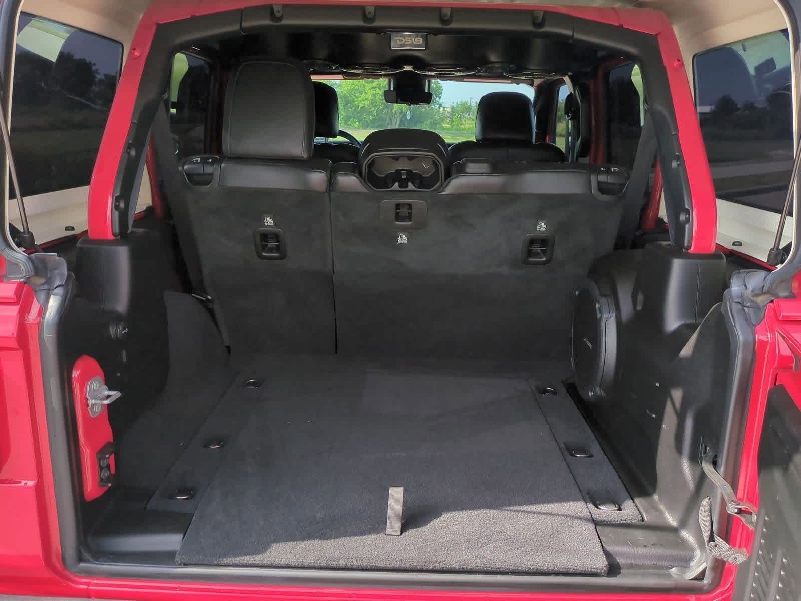 Thumbnail: 2022 Jeep Wrangler - 33