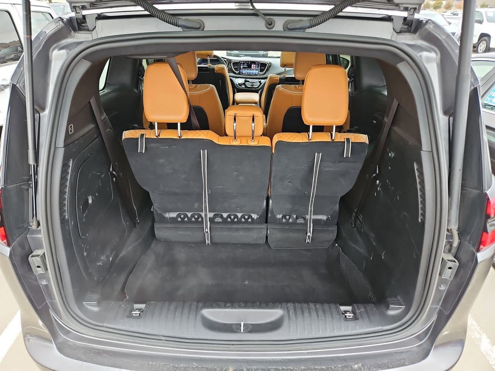 Thumbnail: 2022 Chrysler Pacifica - 35