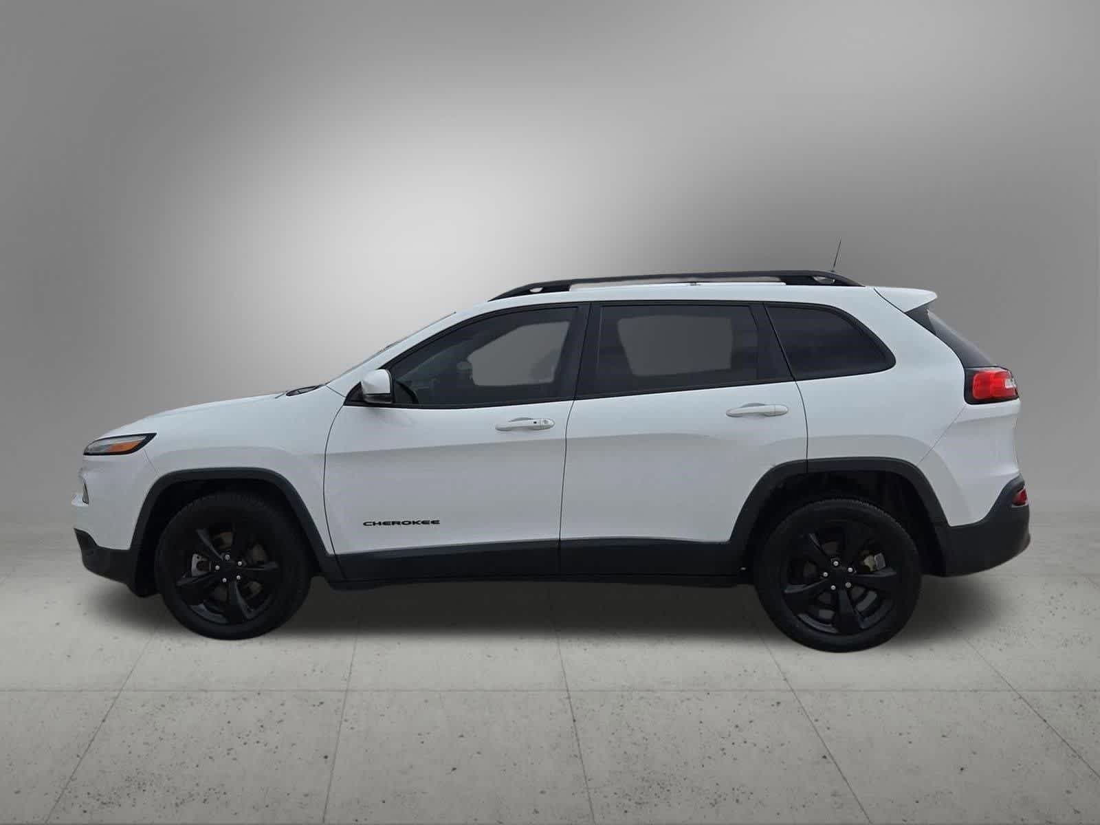 Thumbnail: 2017 Jeep Cherokee - 3