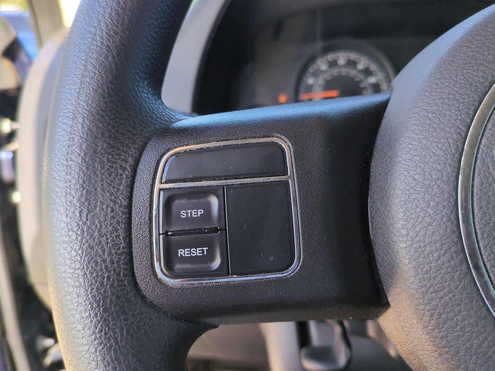 Thumbnail: 2014 Jeep Patriot - 23