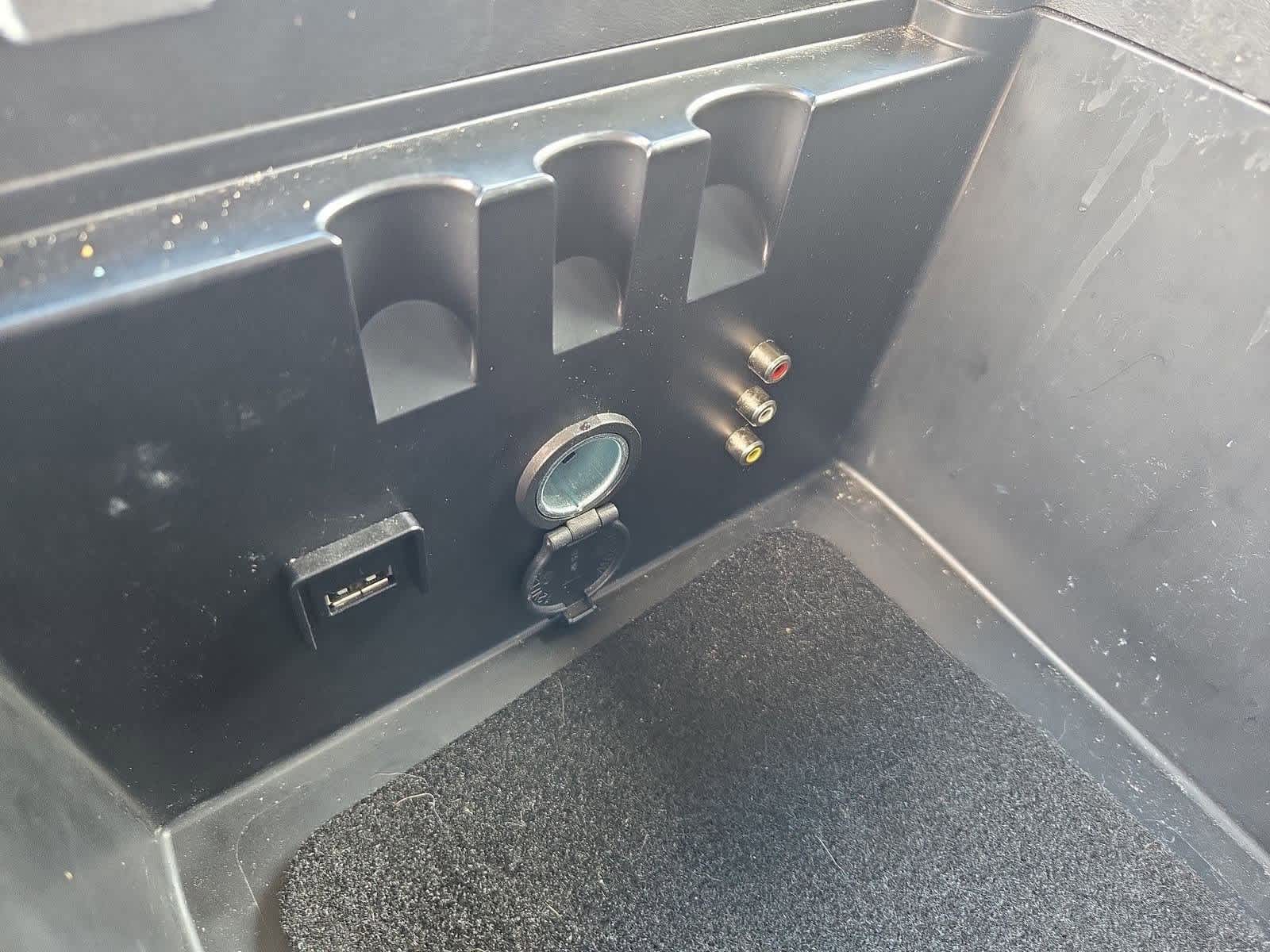 Thumbnail: 2015 Nissan Pathfinder - 29