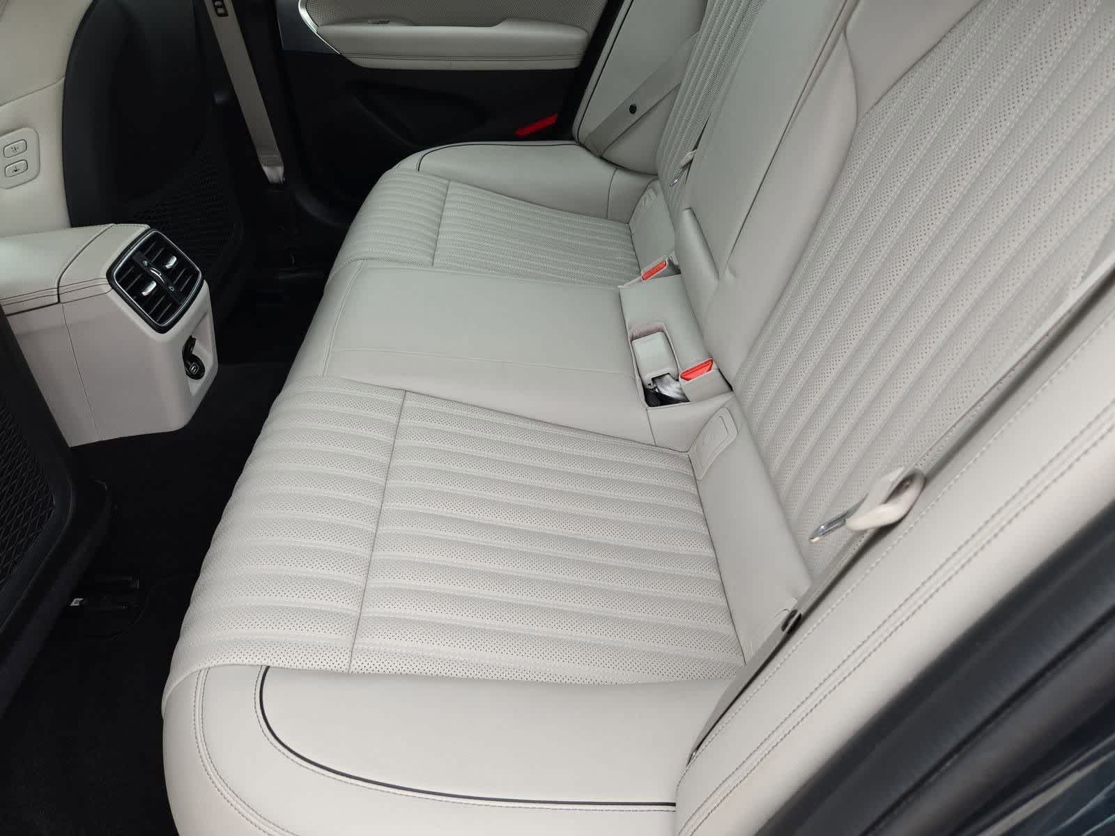 Thumbnail: 2023 Genesis G70 - 17