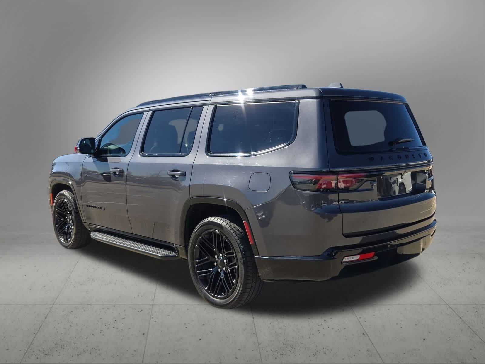 Thumbnail: 2023 Jeep Wagoneer - 4