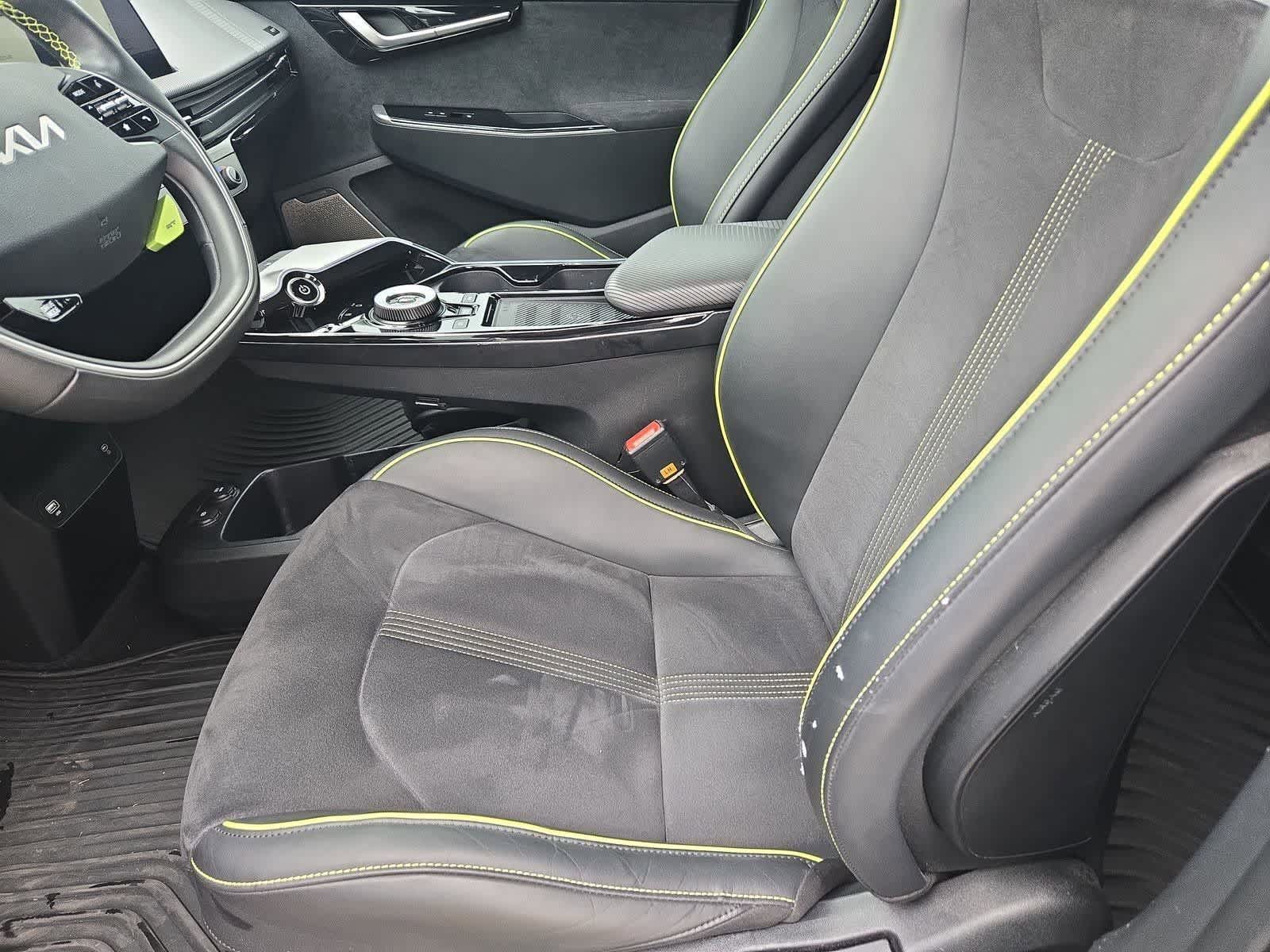 Thumbnail: 2023 Kia EV6 - 15