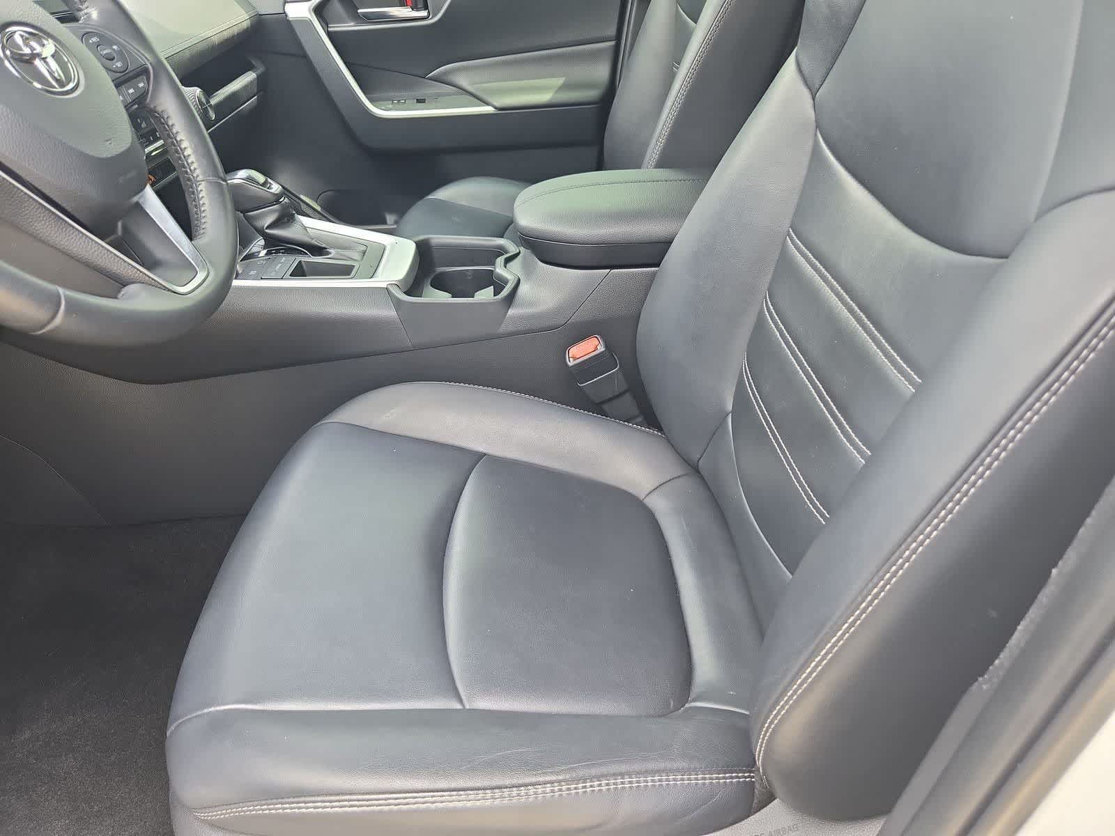 Thumbnail: 2019 Toyota RAV4 - 14