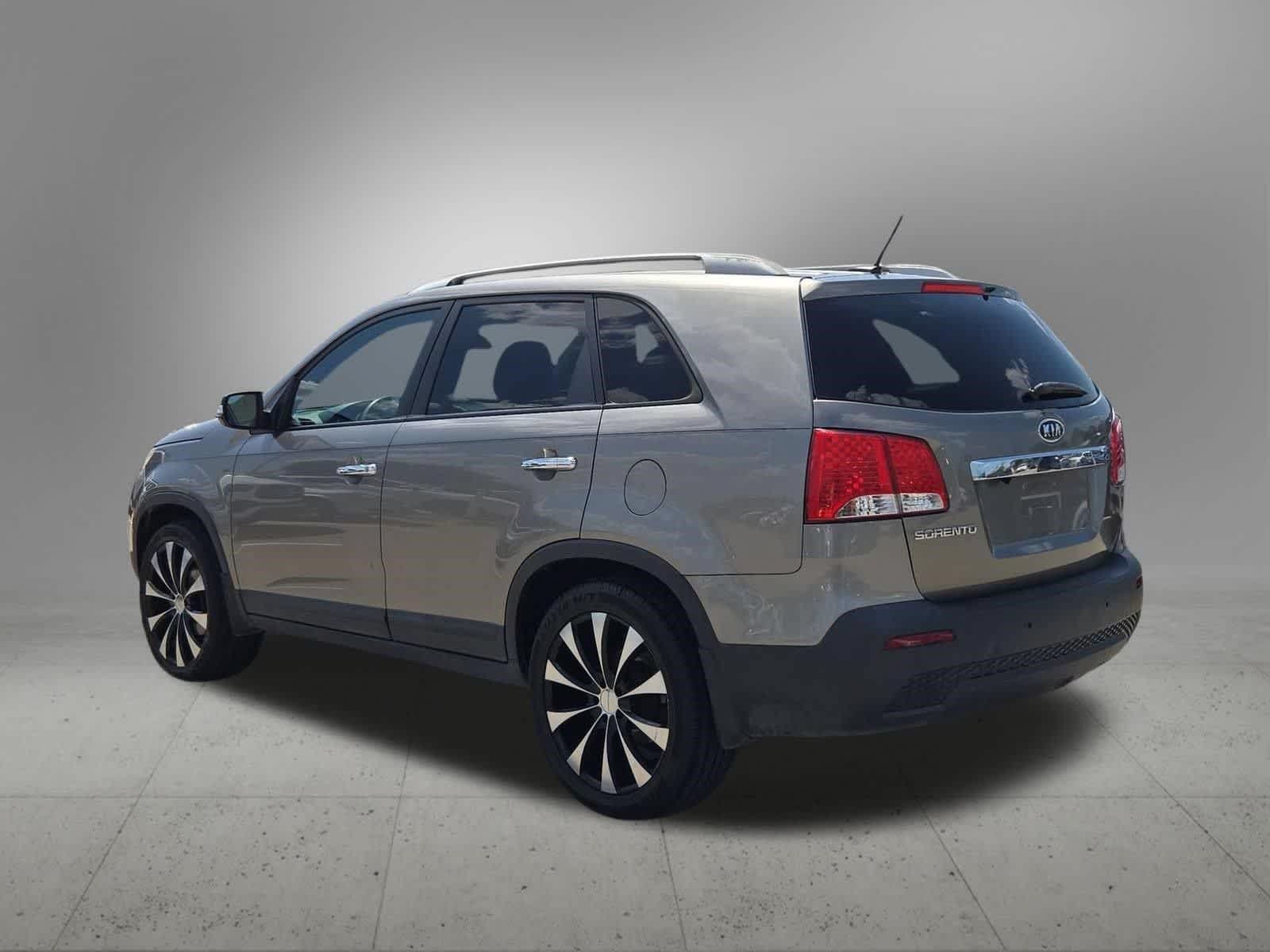 Thumbnail: 2013 Kia Sorento - 4