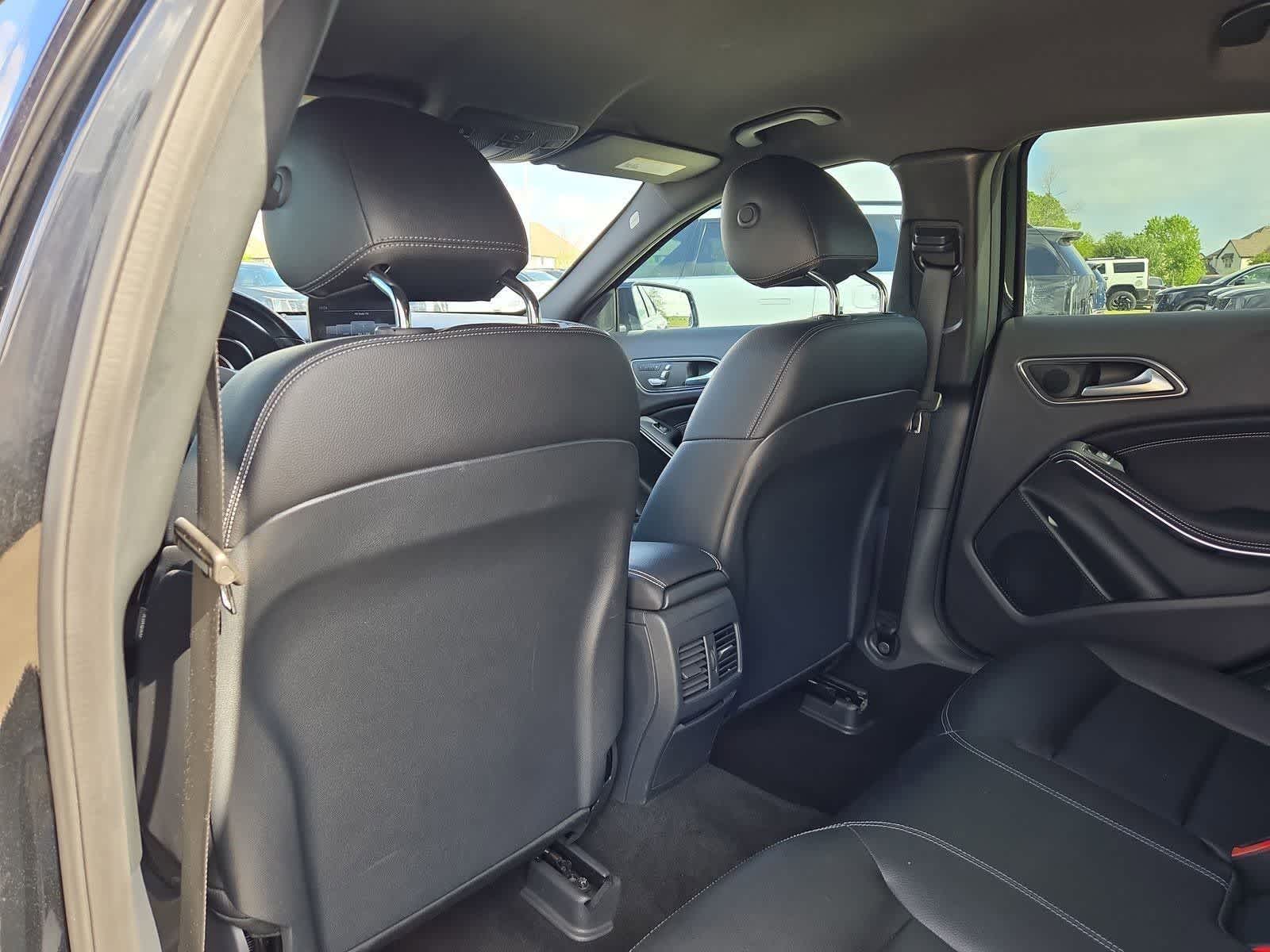 Thumbnail: 2019 Mercedes-Benz GLA - 17