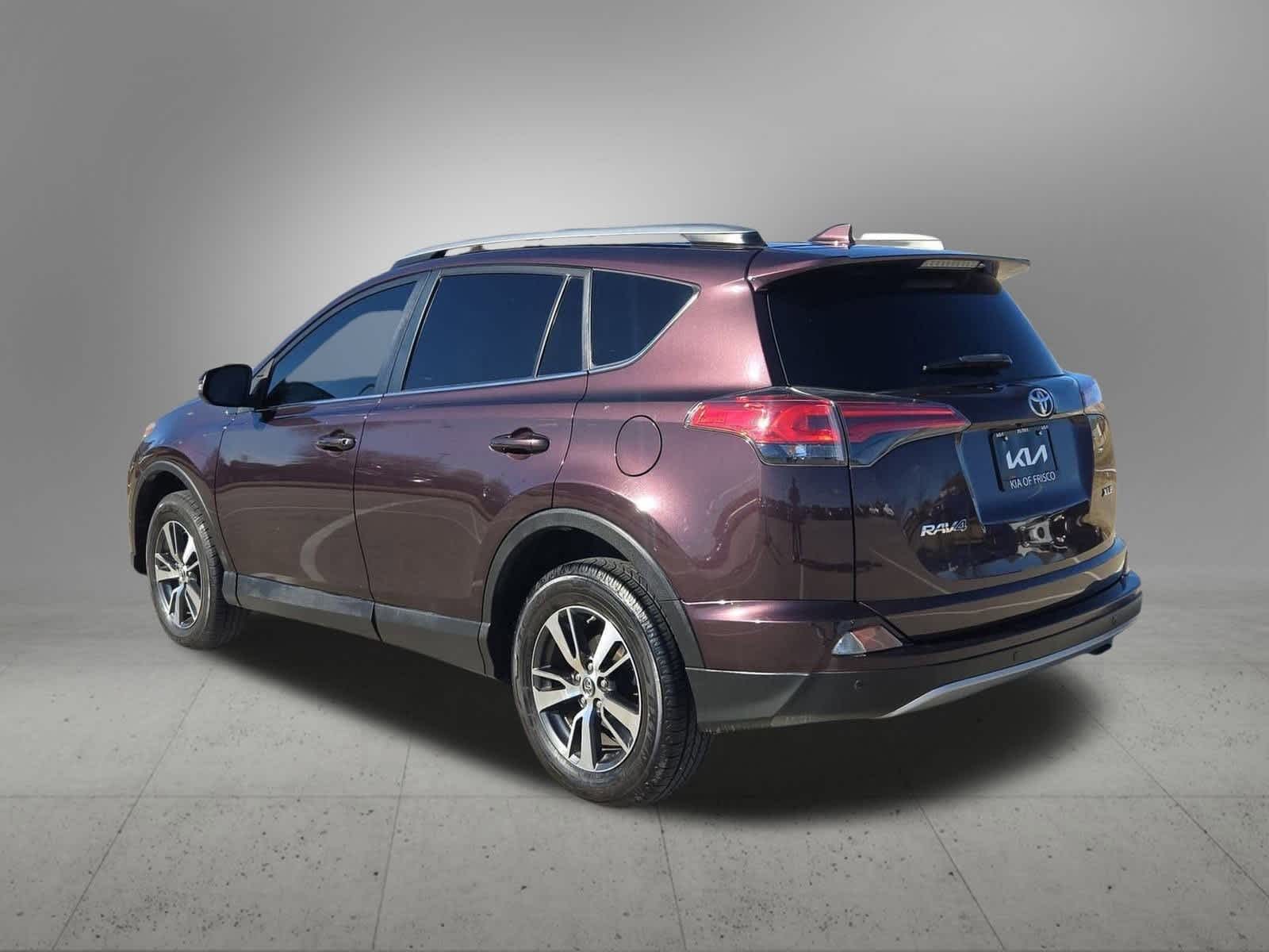 Thumbnail: 2018 Toyota RAV4 - 4