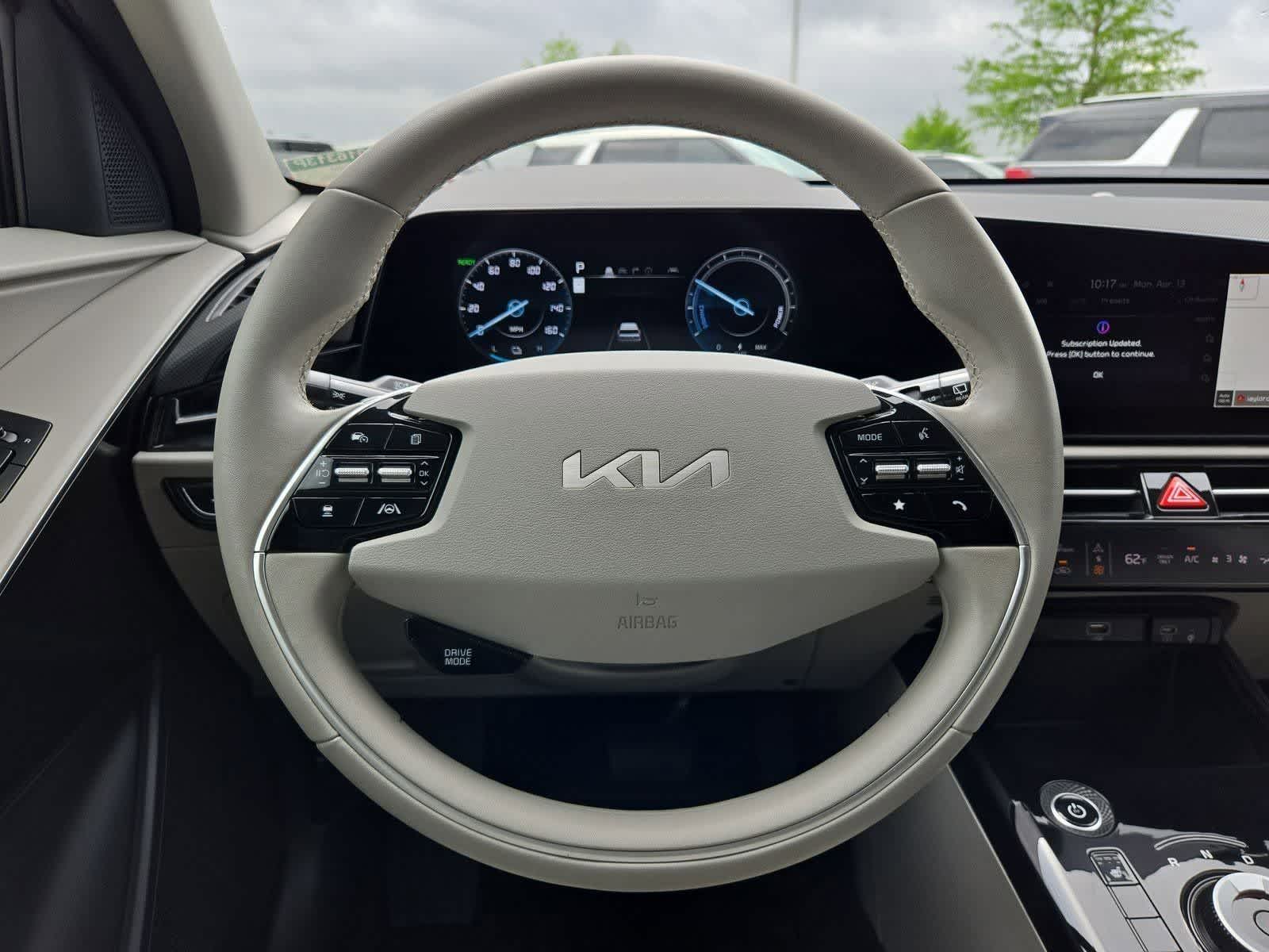 Thumbnail: 2023 Kia Niro - 20