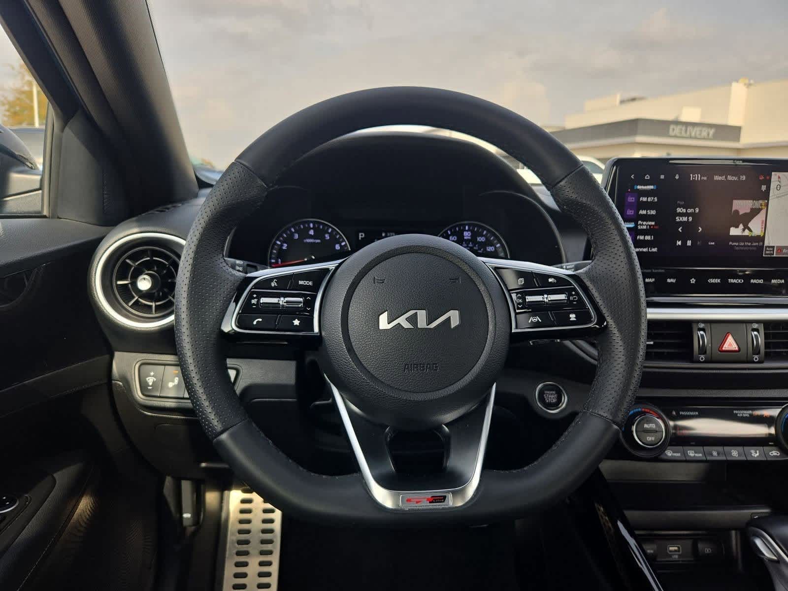 Thumbnail: 2023 Kia Forte - 24