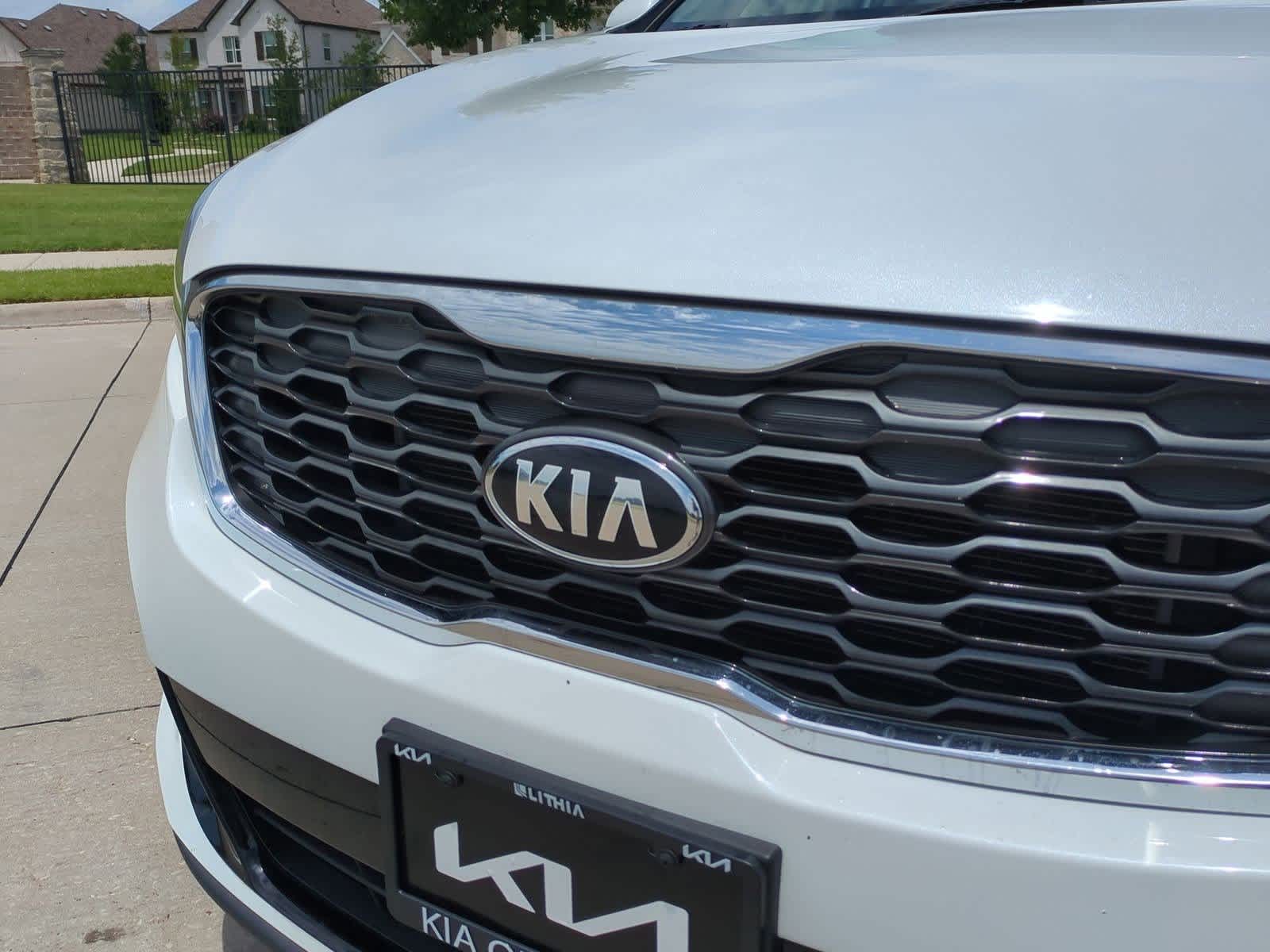 2020 Kia Sorento LX 10