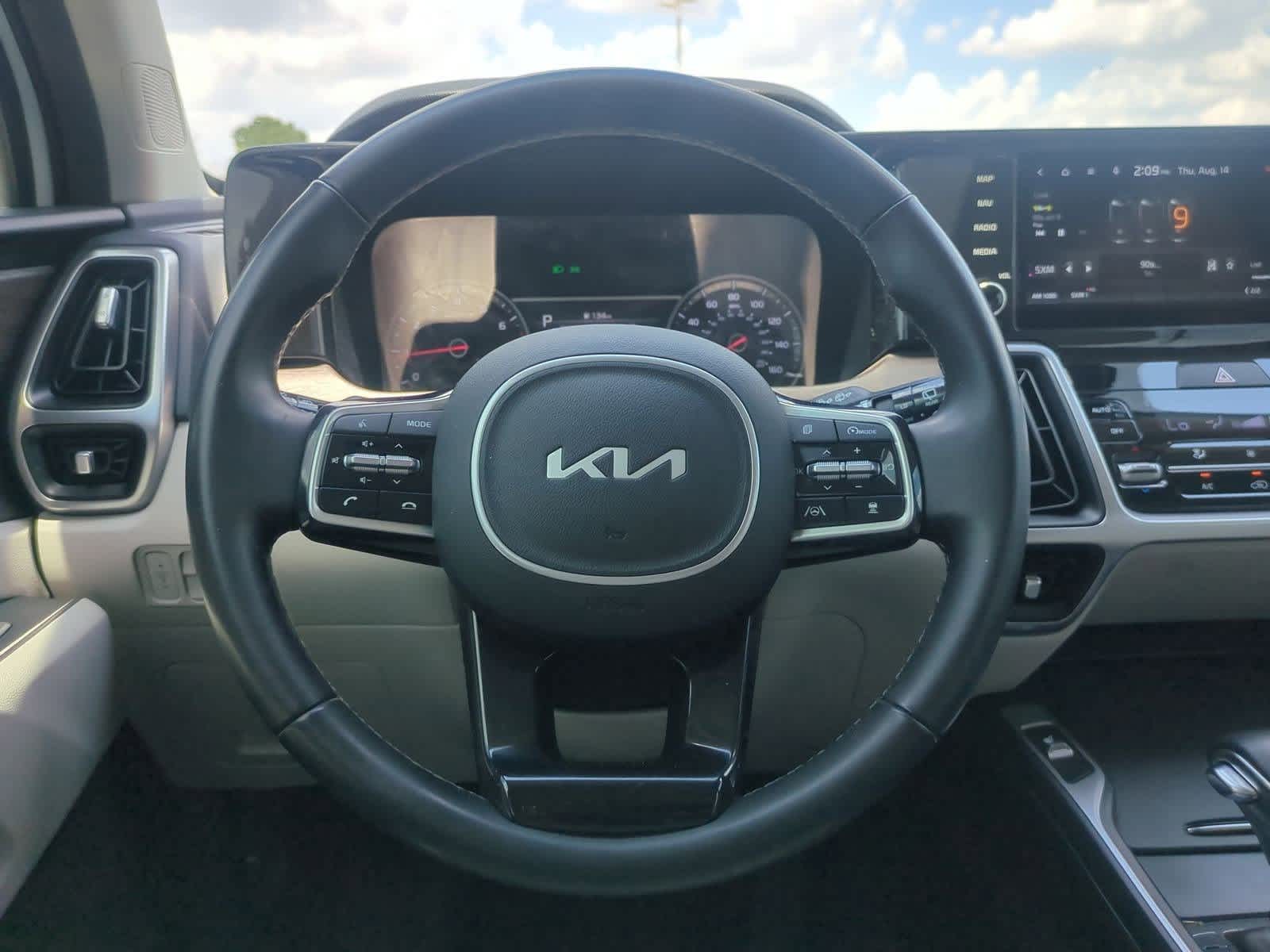Thumbnail: 2022 Kia Sorento - 23