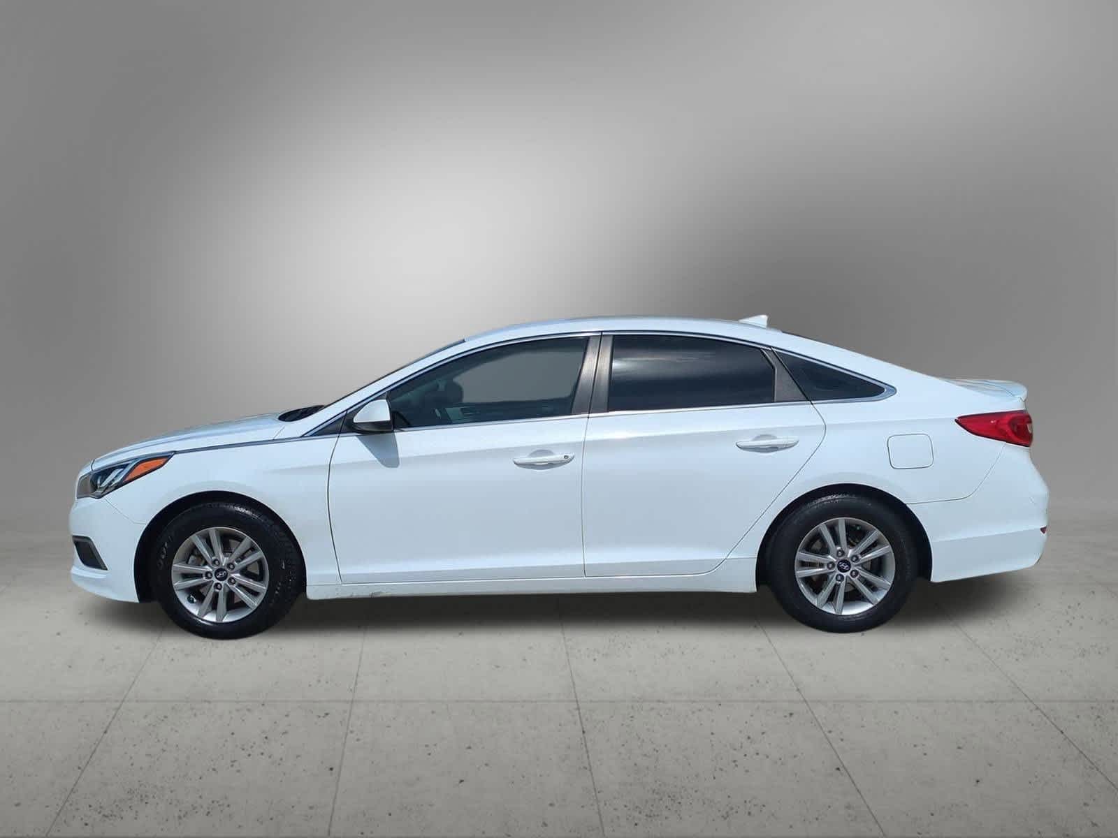 Thumbnail: 2016 Hyundai Sonata - 3