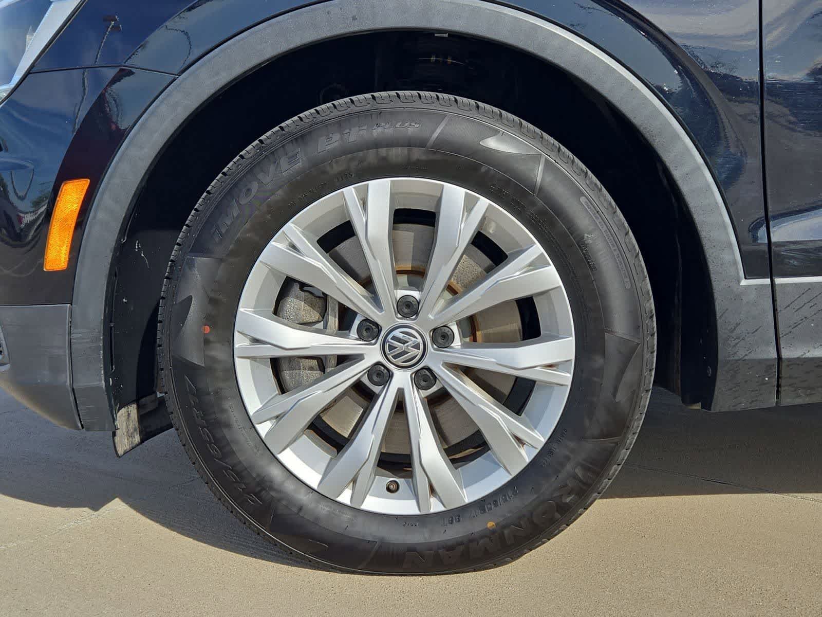 Thumbnail: 2018 Volkswagen Tiguan - 12