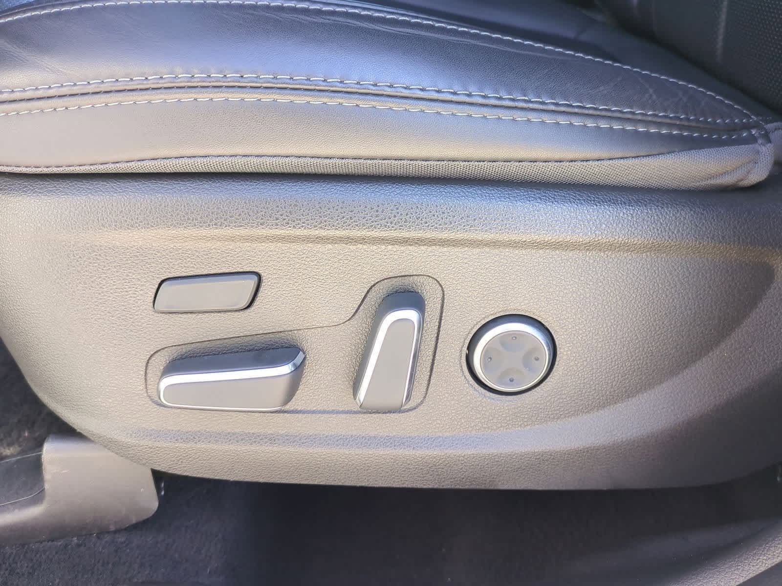 Thumbnail: 2023 Hyundai Santa Fe - 16