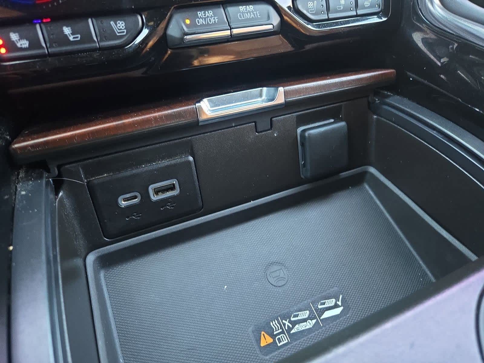 Thumbnail: 2023 GMC Yukon XL - 33