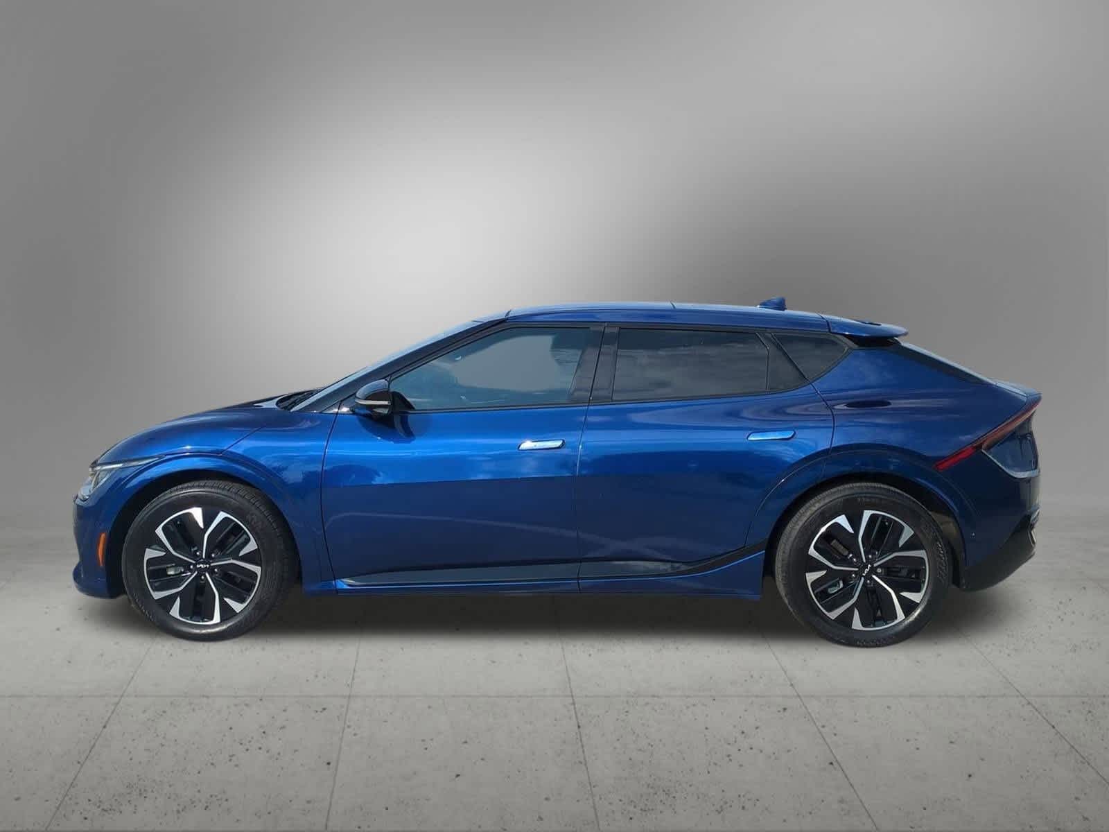 Thumbnail: 2022 Kia EV6 - 3