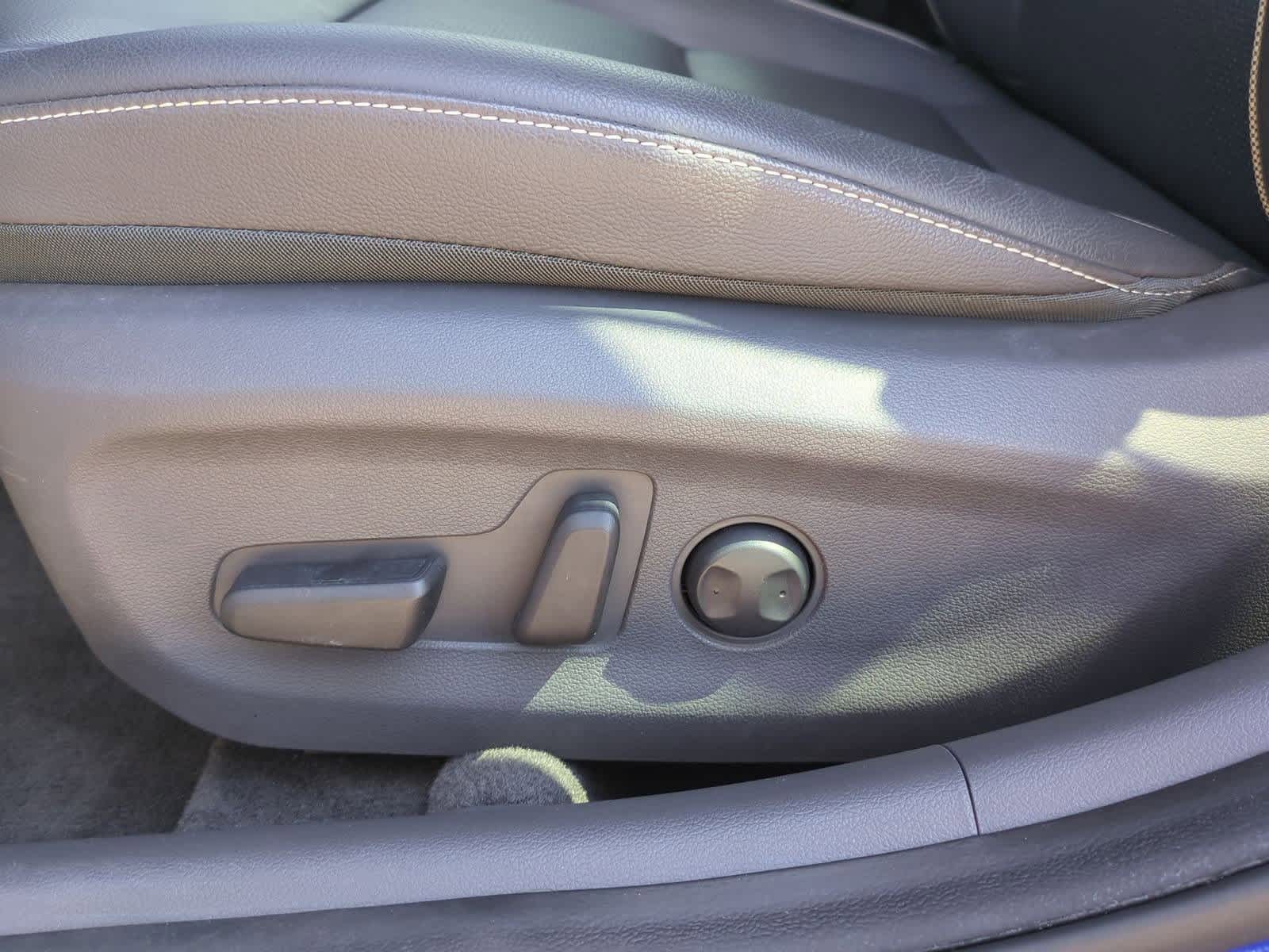 Thumbnail: 2019 Hyundai Ioniq - 16
