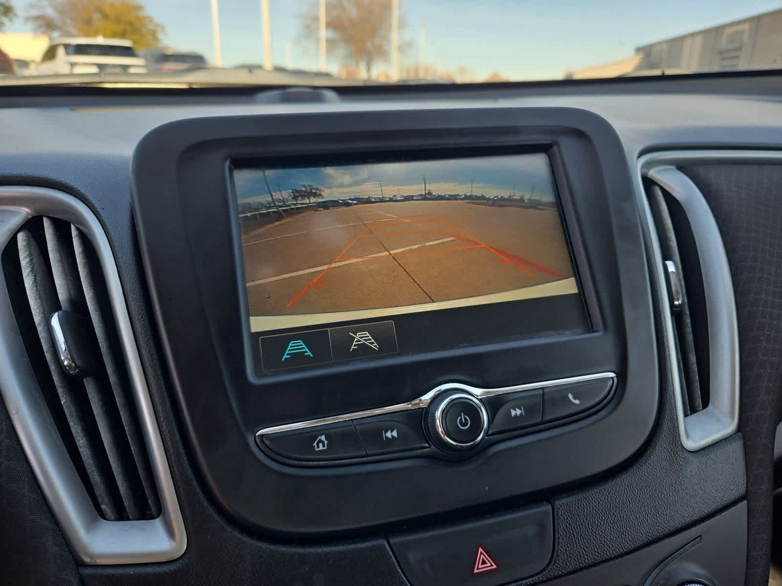 Thumbnail: 2018 Chevrolet Malibu - 27