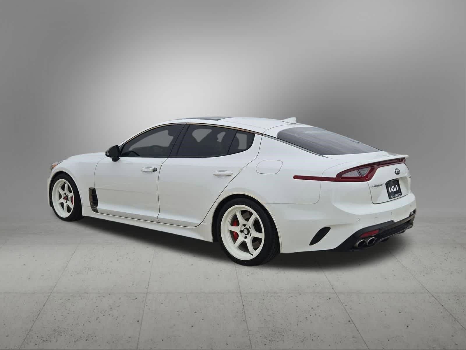 Thumbnail: 2018 Kia Stinger - 4