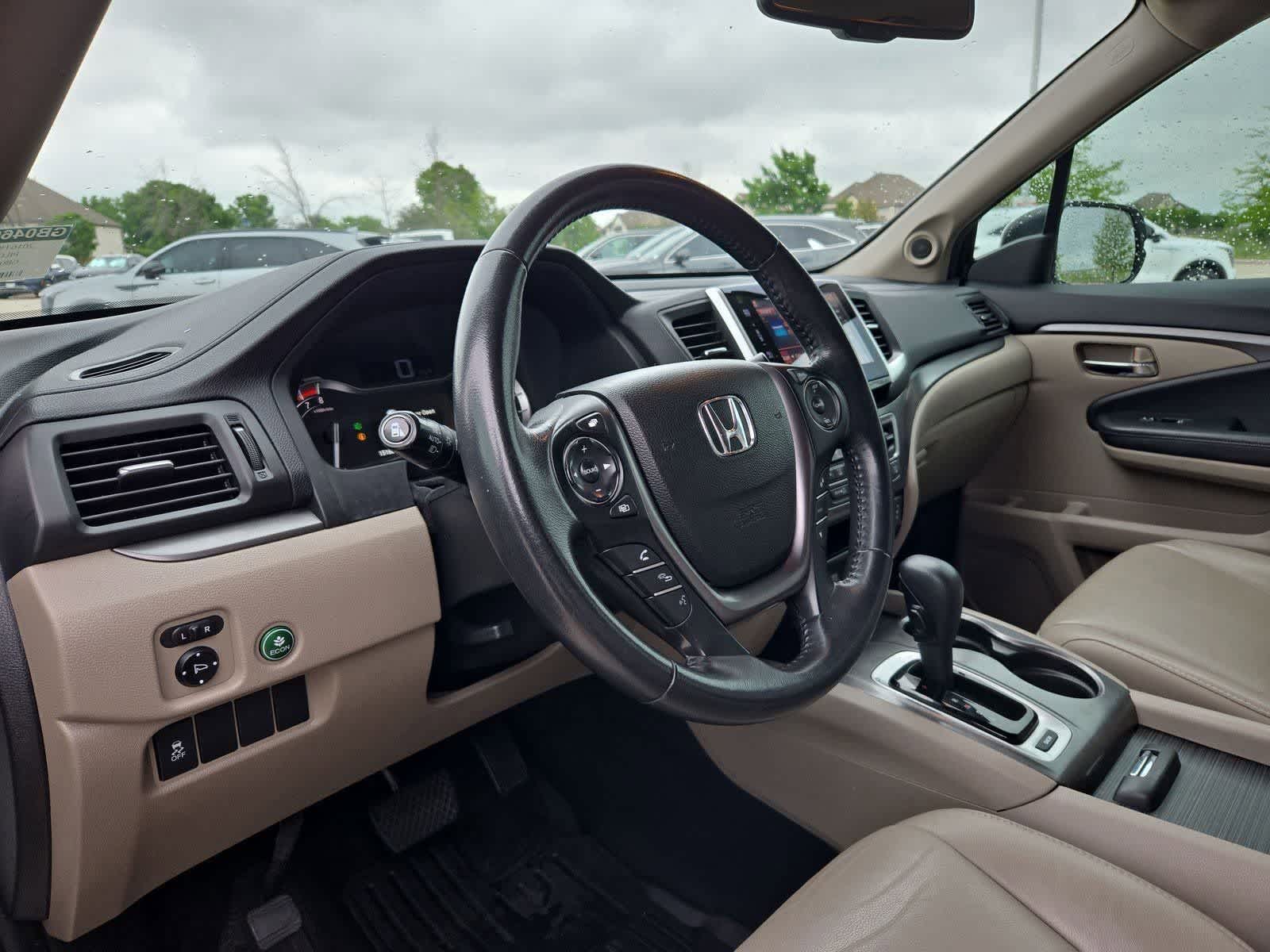 Thumbnail: 2016 Honda Pilot - 2