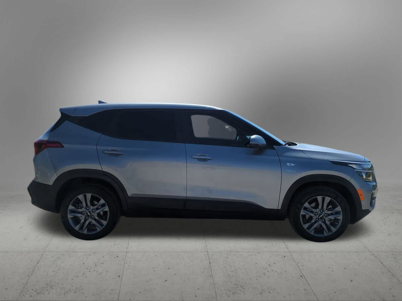 Thumbnail: 2022 Kia Seltos - 7