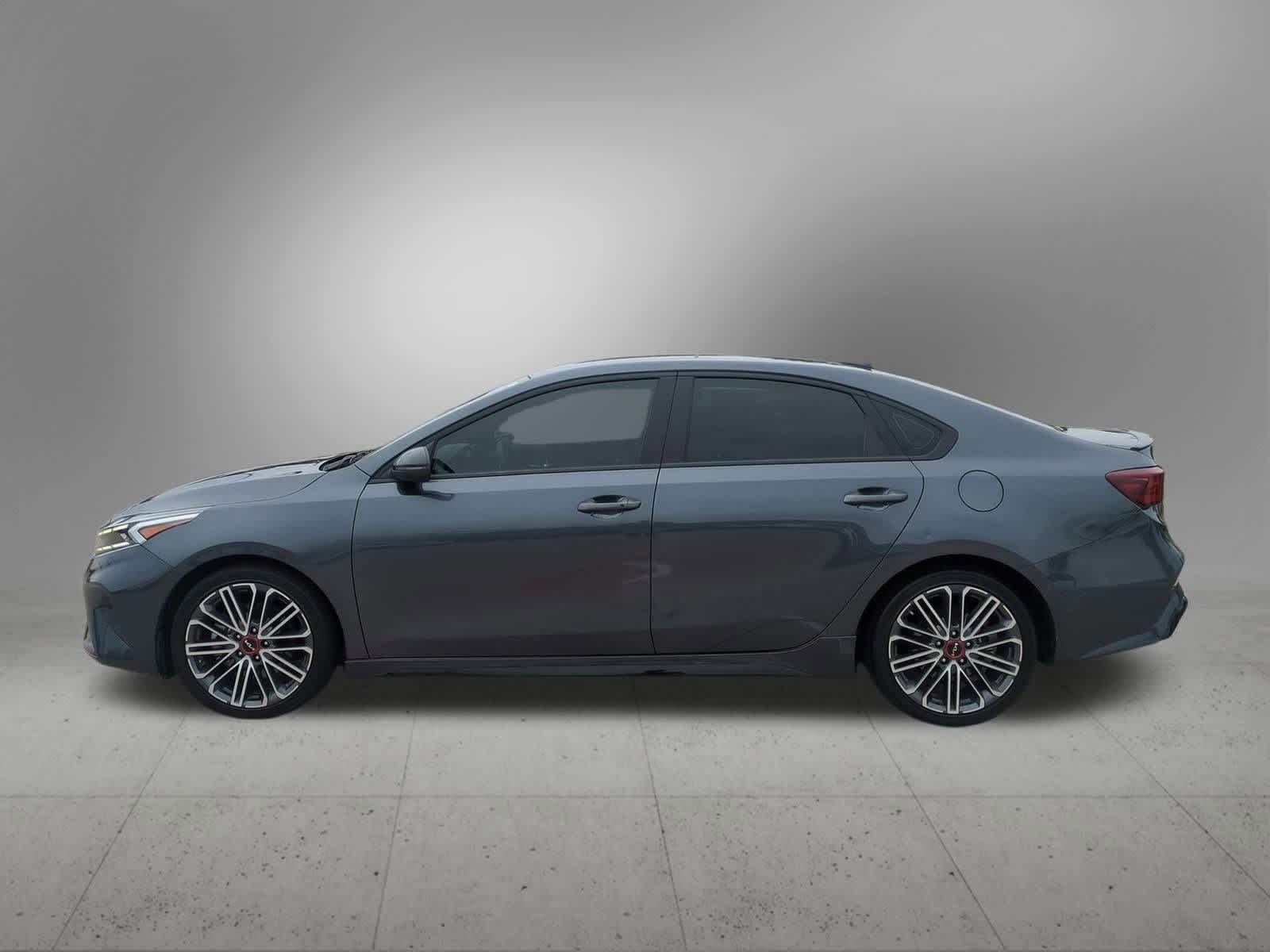 Thumbnail: 2022 Kia Forte - 9