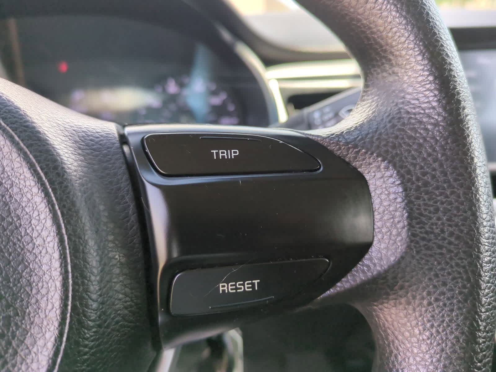 Thumbnail: 2020 Kia Rio - 23