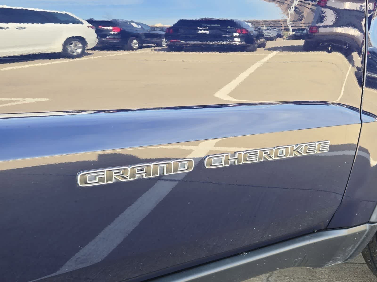 Thumbnail: 2018 Jeep Grand Cherokee - 12