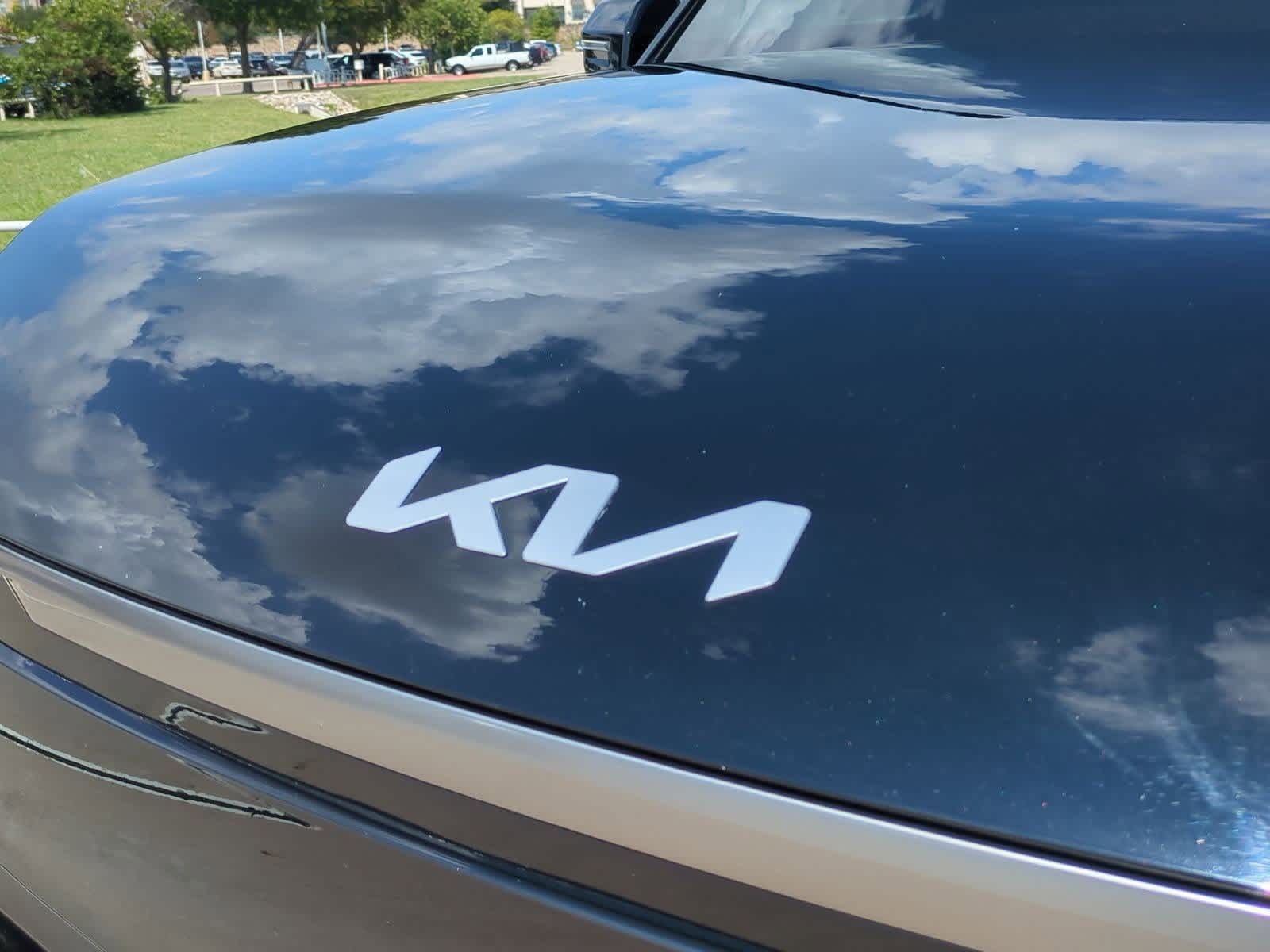 Thumbnail: 2024 Kia EV9 - 10